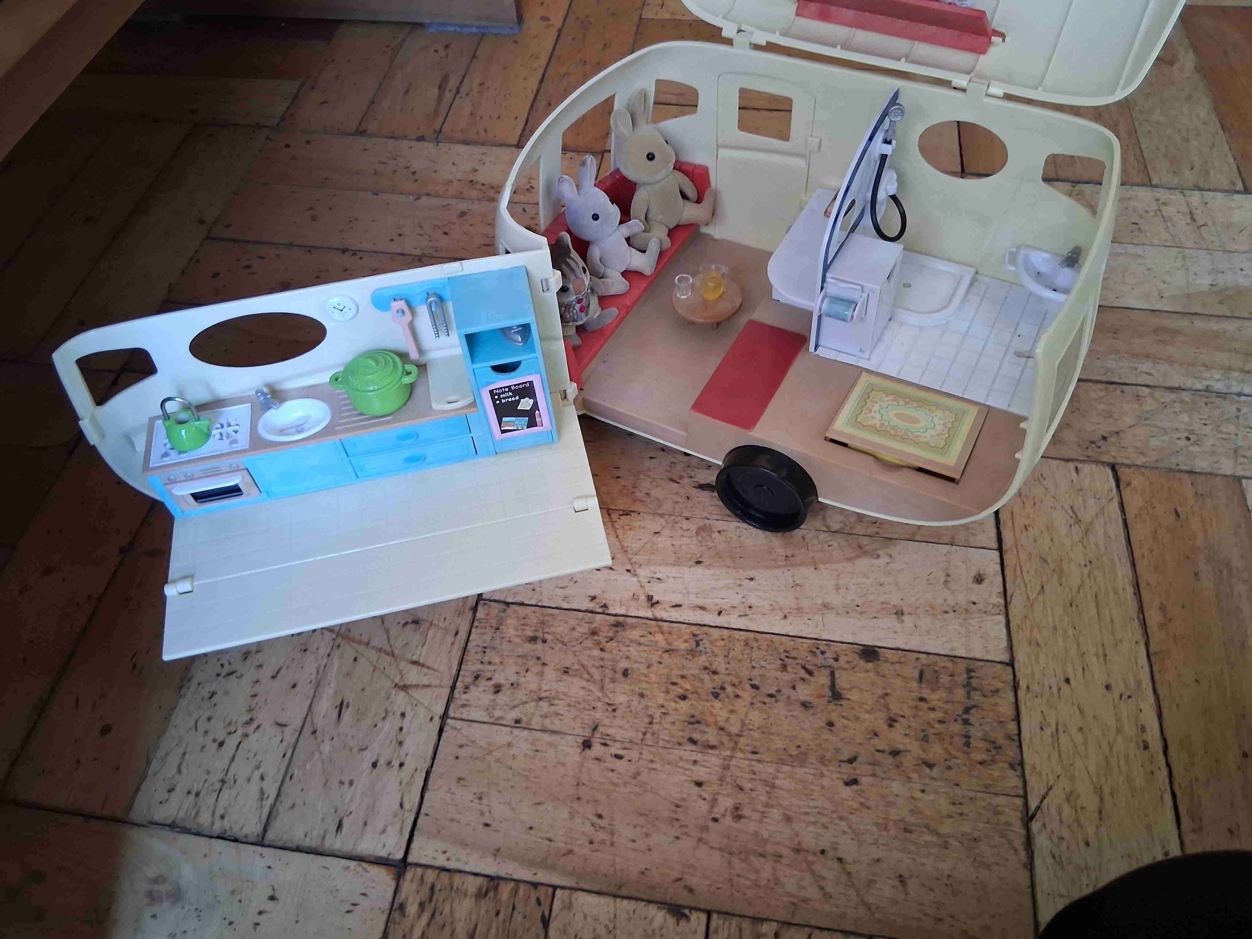 Set Sylvanian Families, Caravana y habitación - miniatura 2