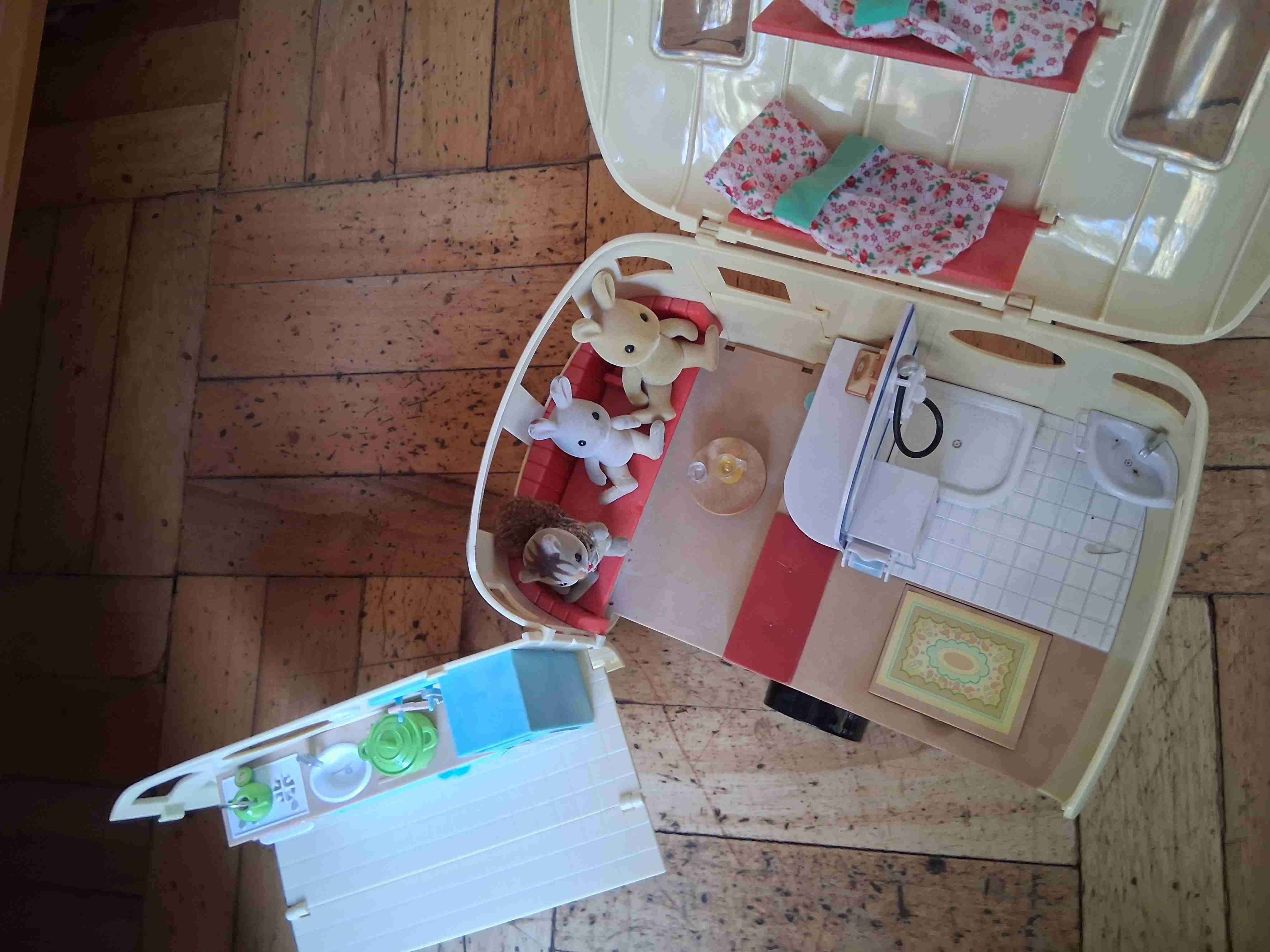 Set Sylvanian Families, Caravana y habitación - miniatura 3