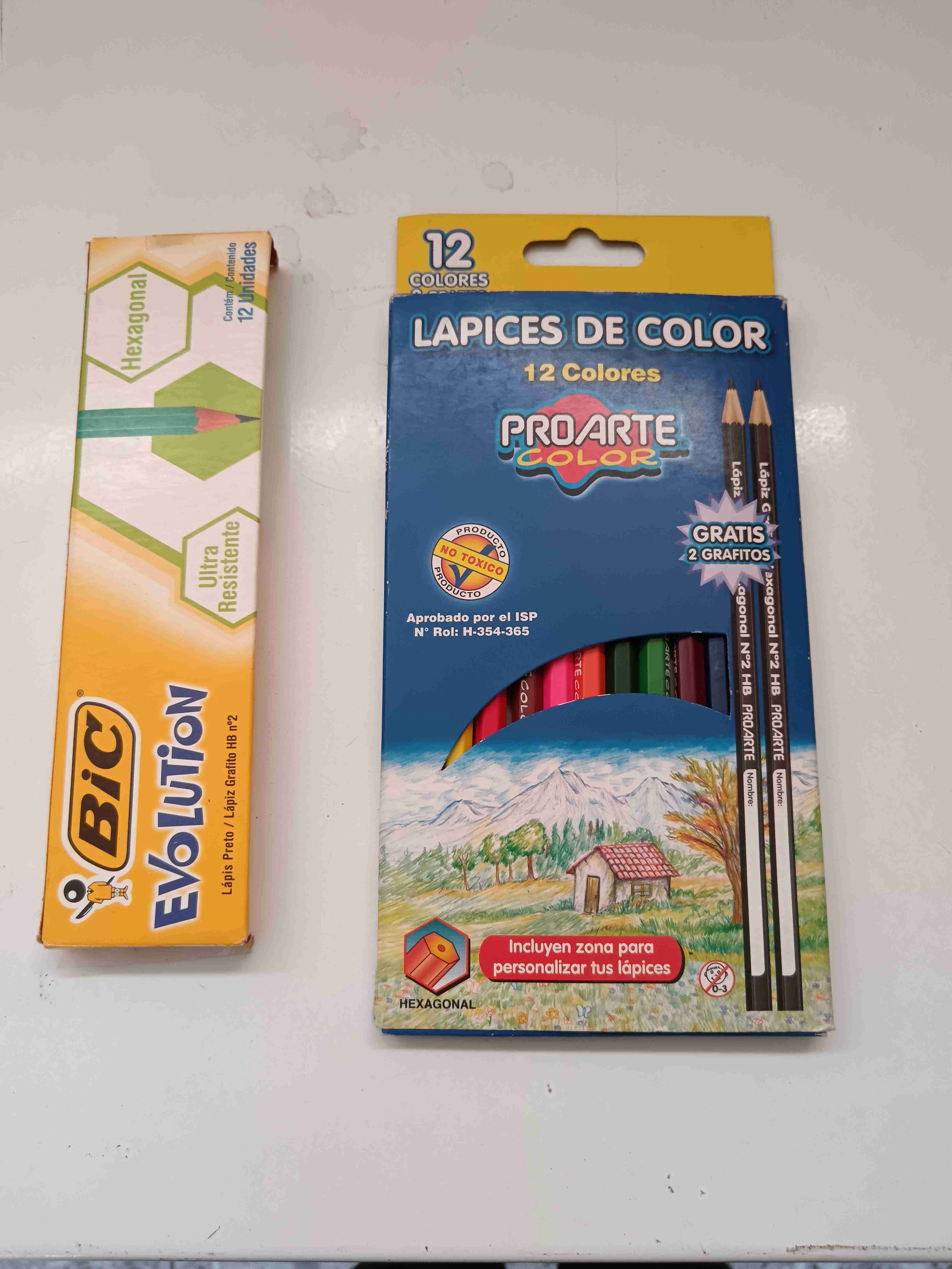 Set lápices de colores Proarte y Bic.