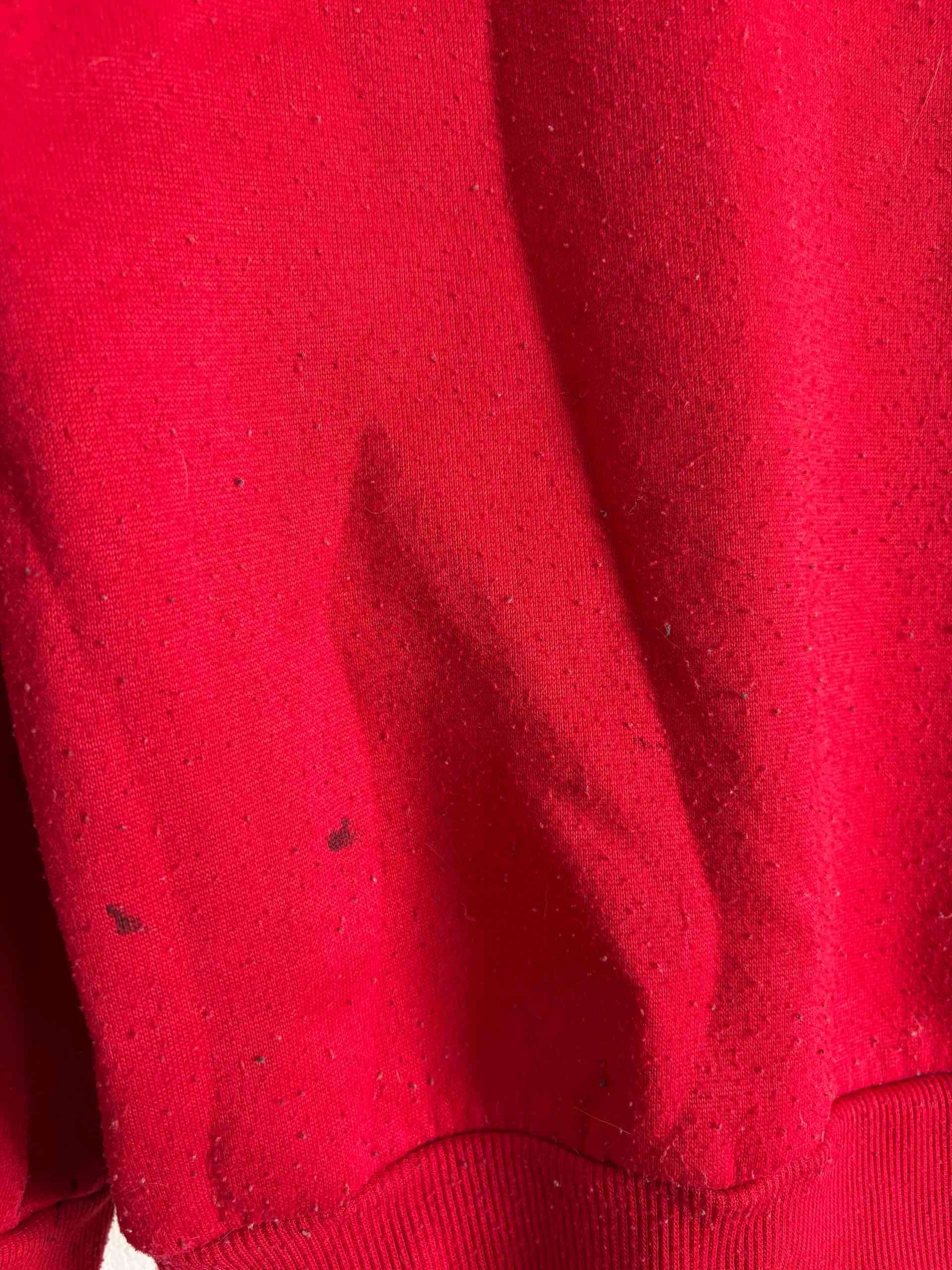 Polerón rojo con texto - miniatura 4