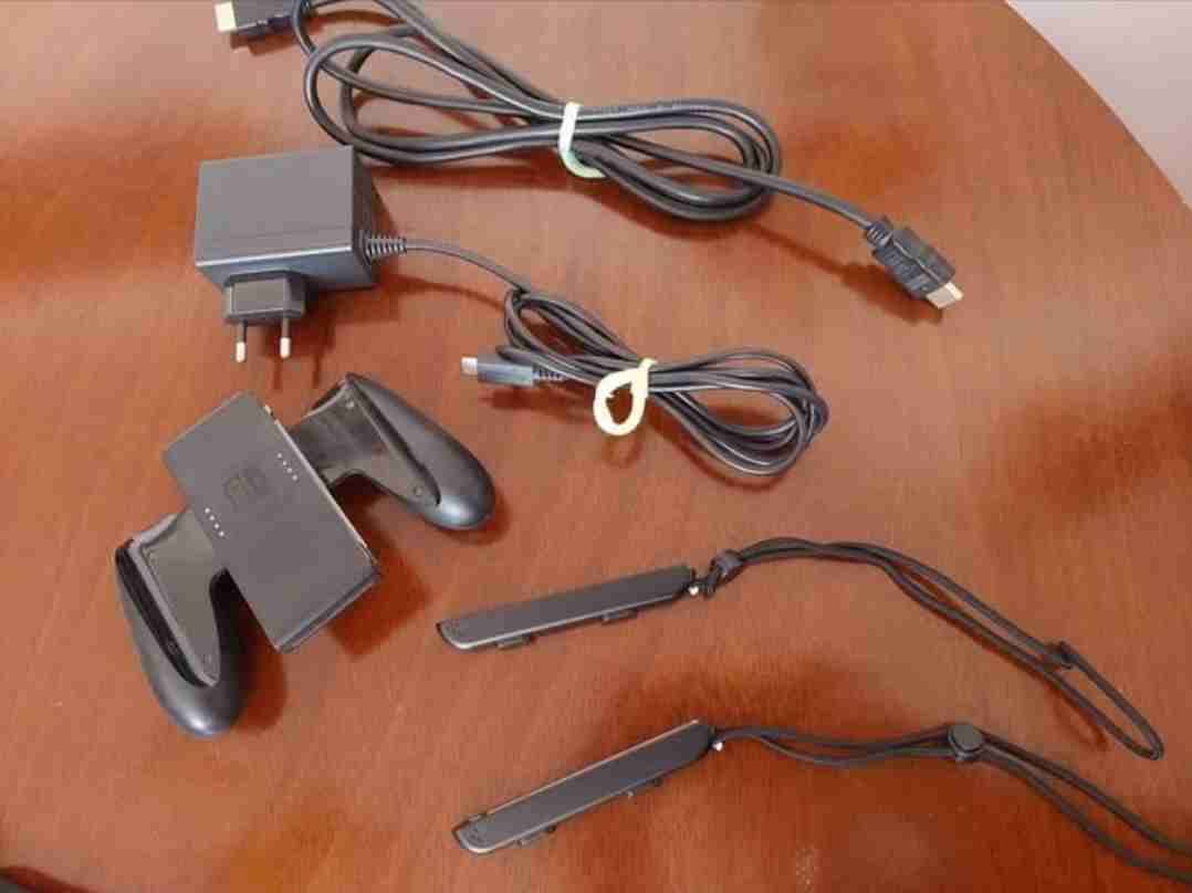 Consola portátil con accesorios - miniatura 3