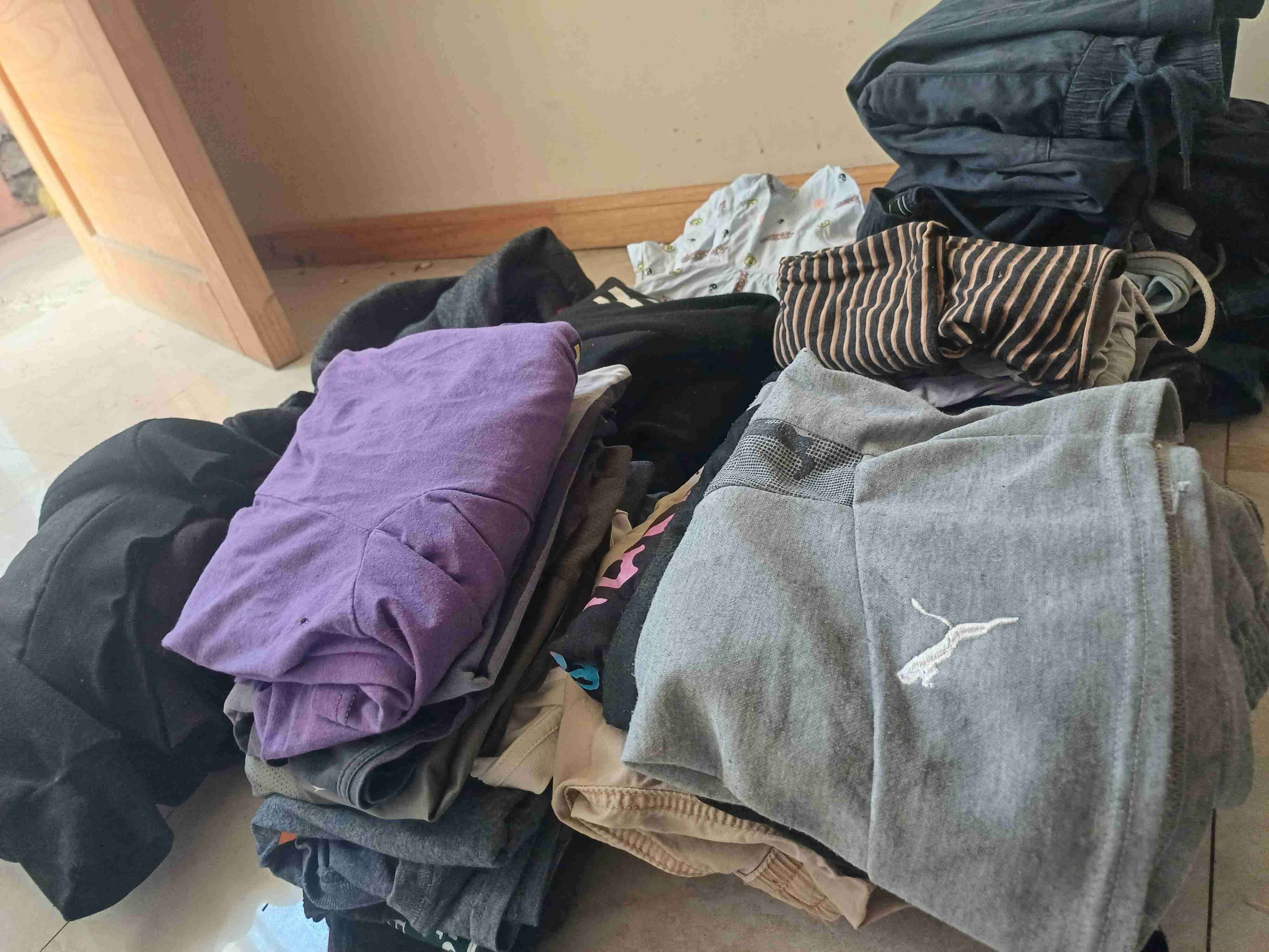 Lote de ropa variada - miniatura 2