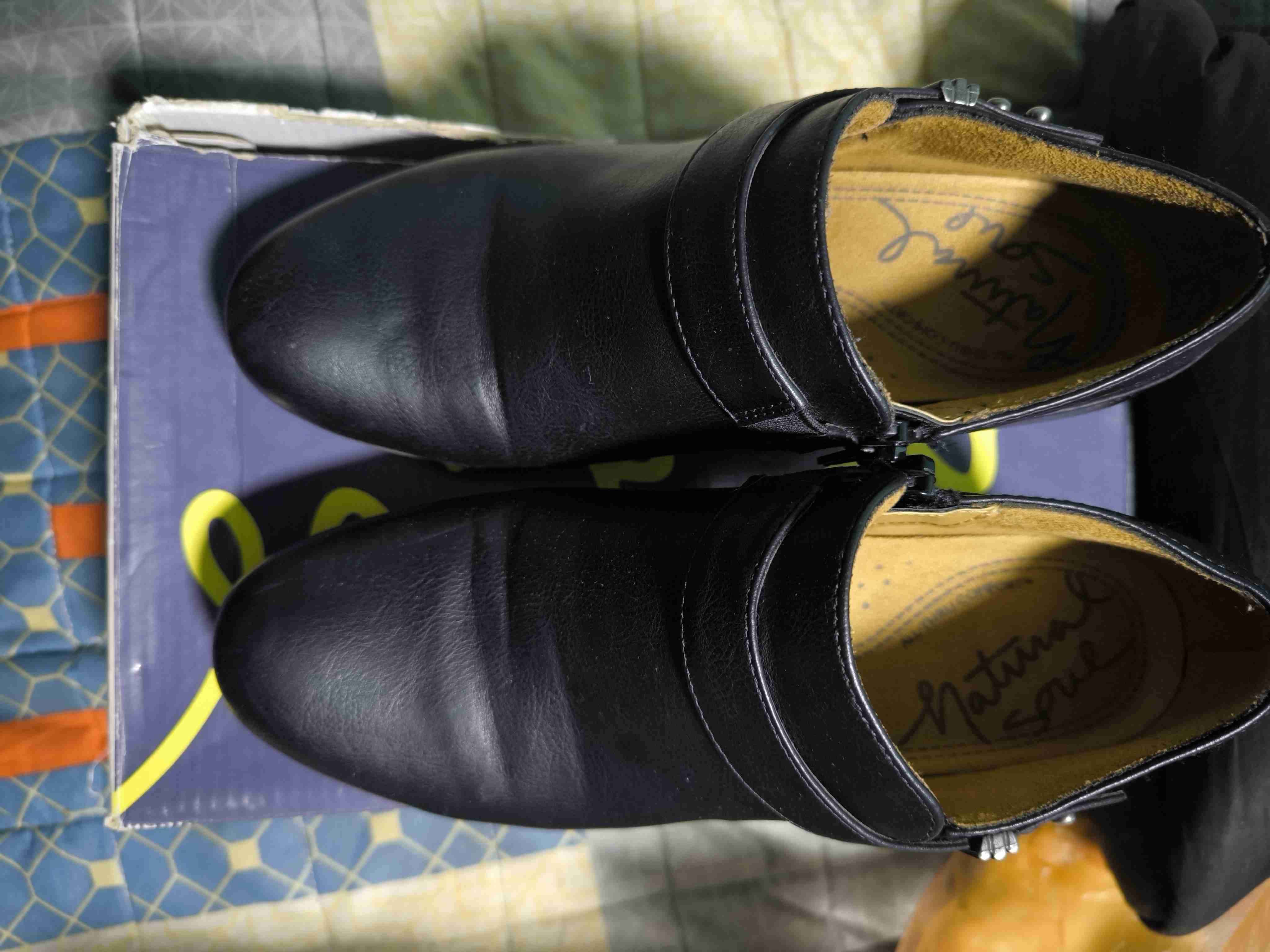 Zapatos negros de tacón medio - miniatura 3