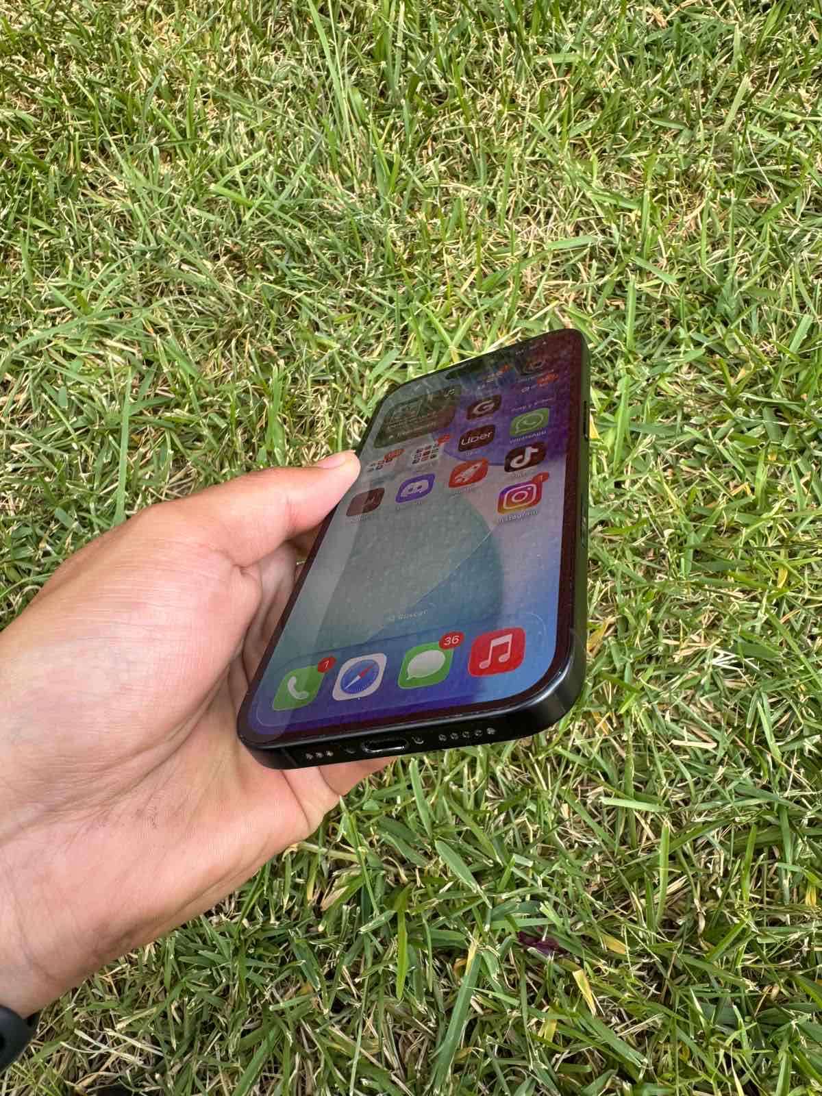 Se vende IPHONE 16 - miniatura 3