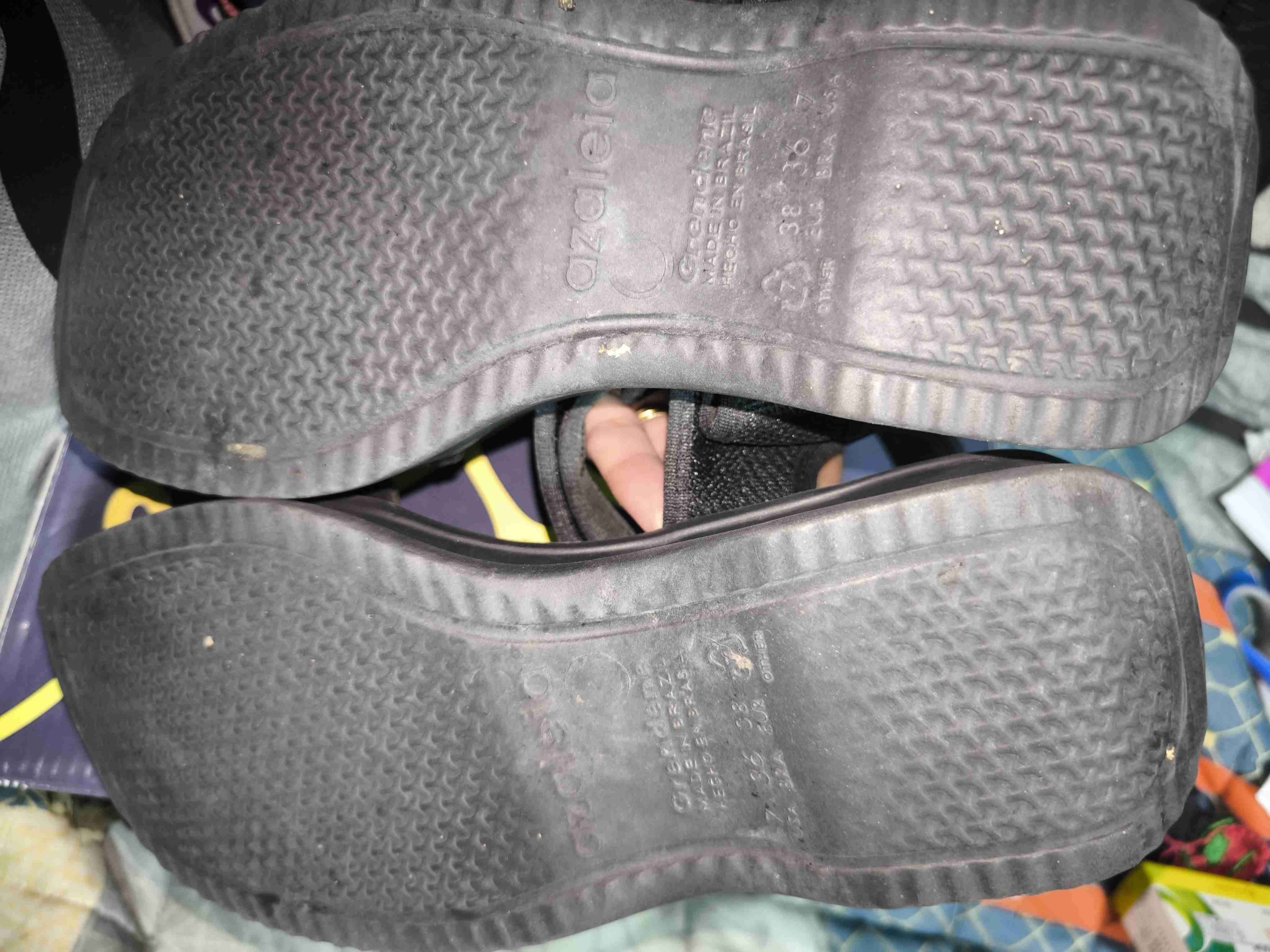 Sandalias negras casuales - miniatura 4