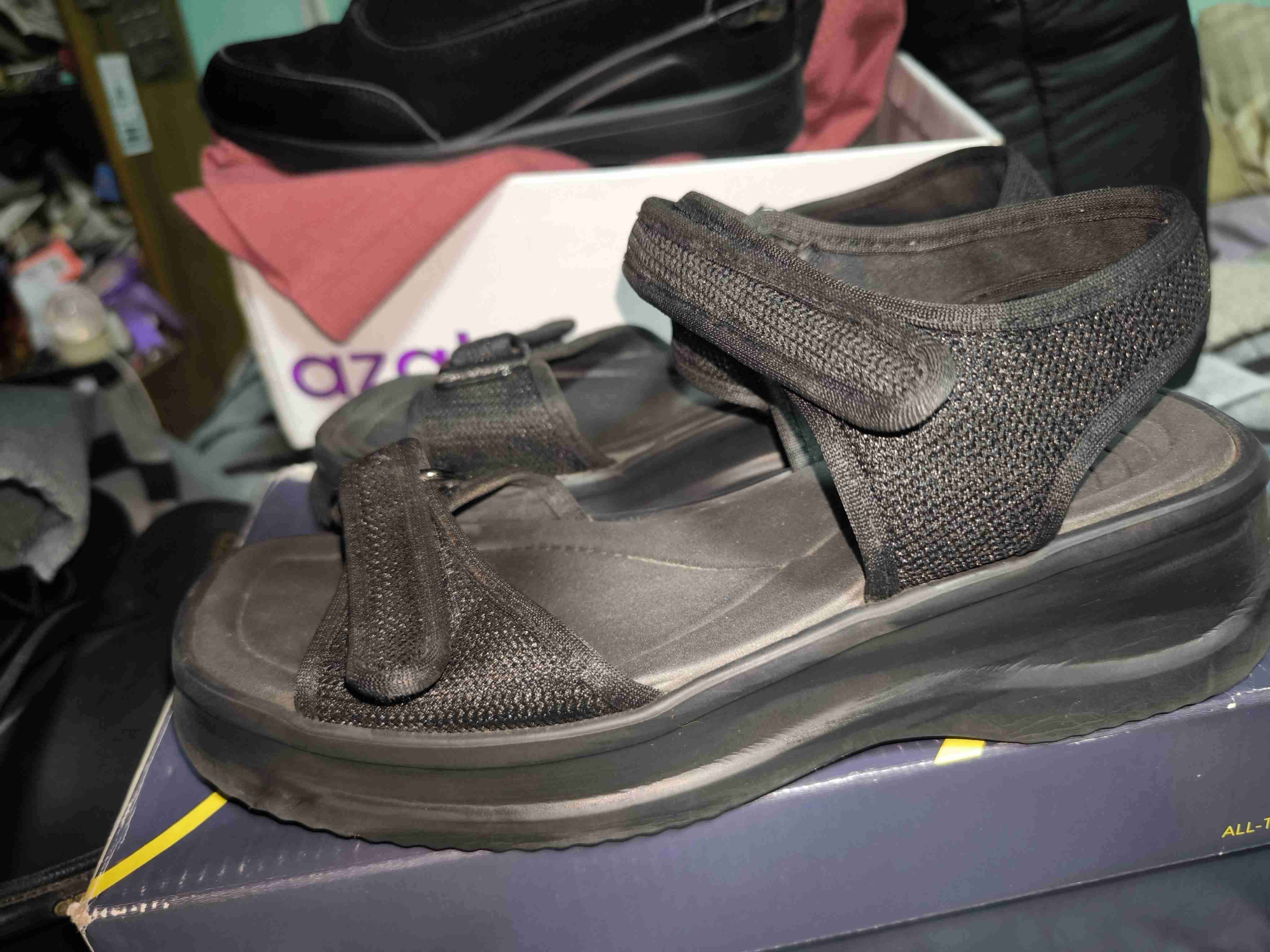 Sandalias negras casuales - miniatura 6