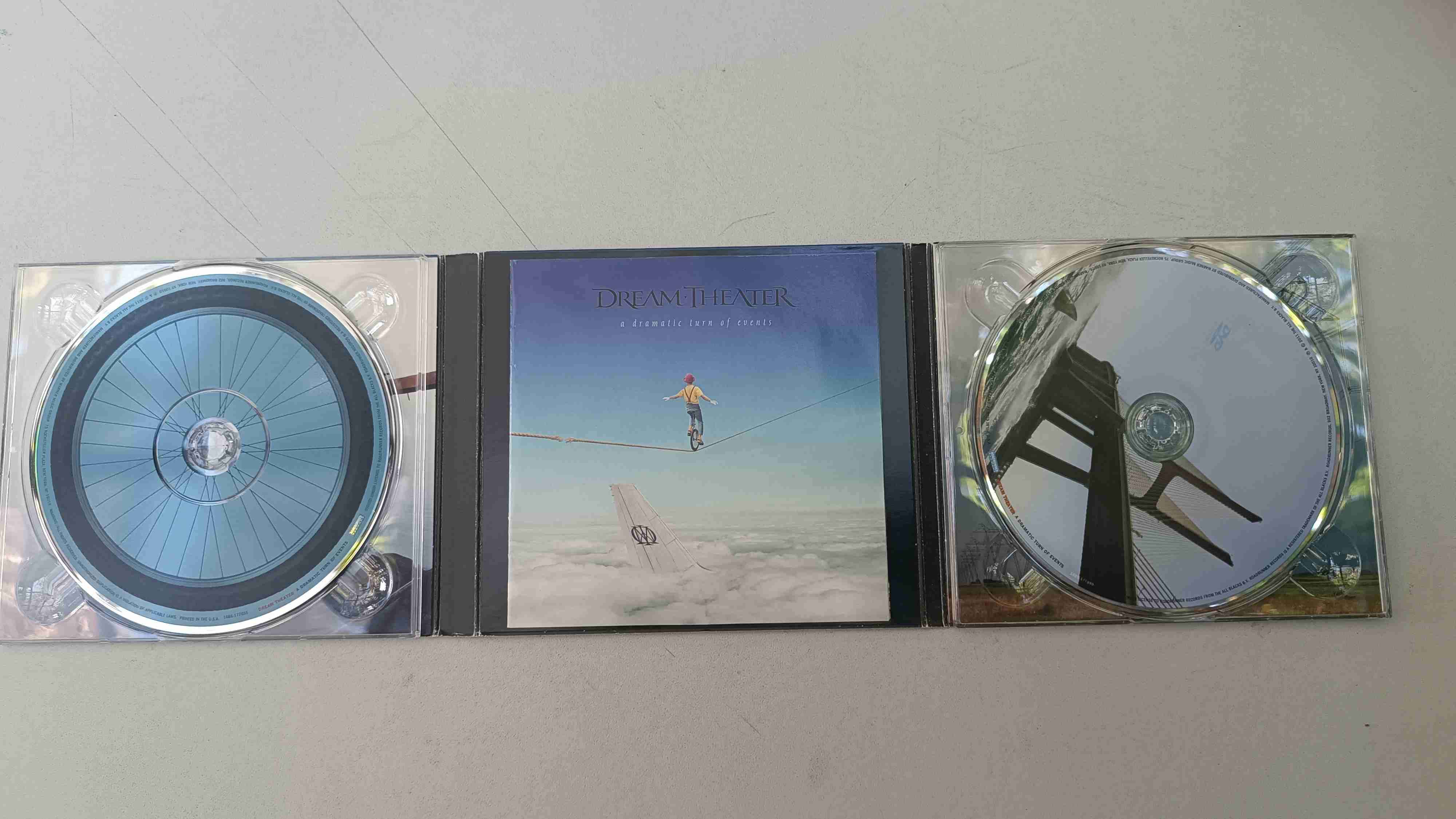 CD Dream Theater: A Dramatic Turn of Events - miniatura 2