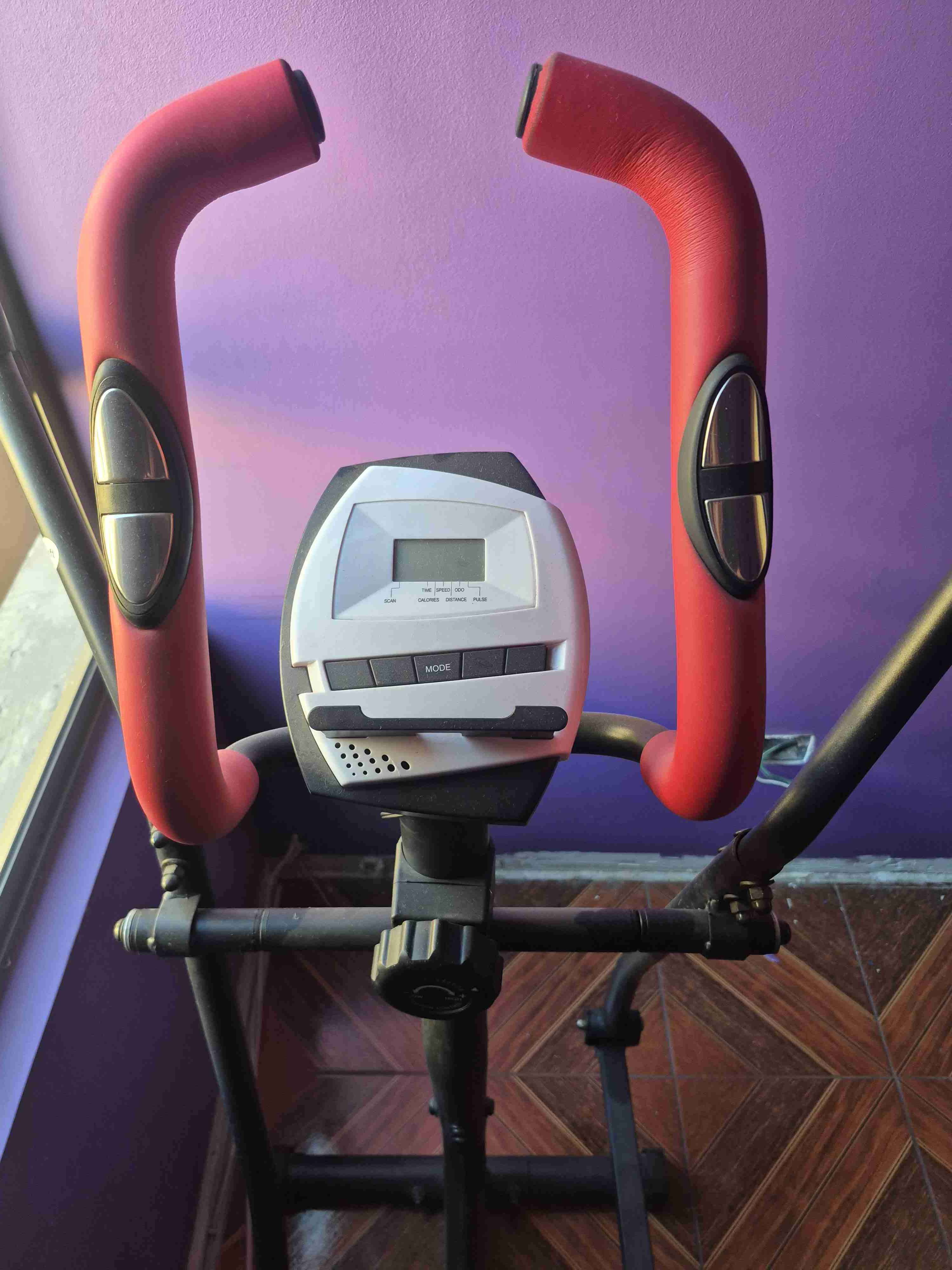 Máquina elíptica en buen estado - miniatura 2