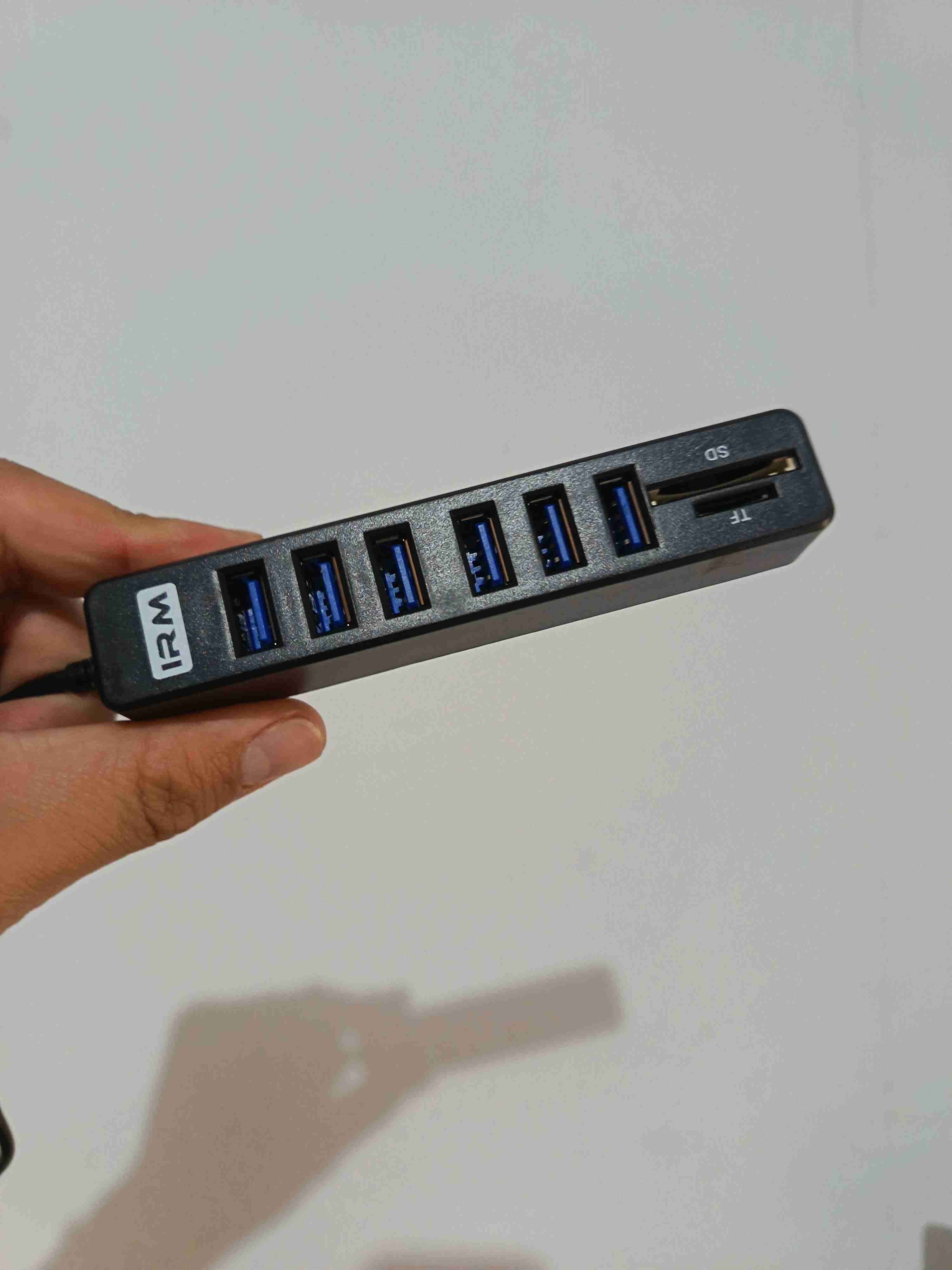 Hub USB con lector de tarjetas