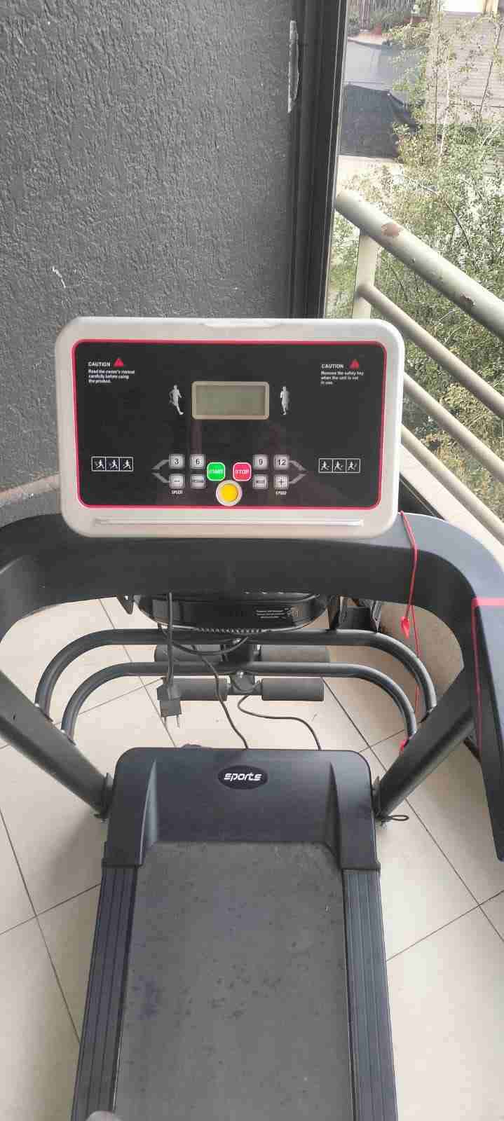 Caminadora deportiva con pantalla digital