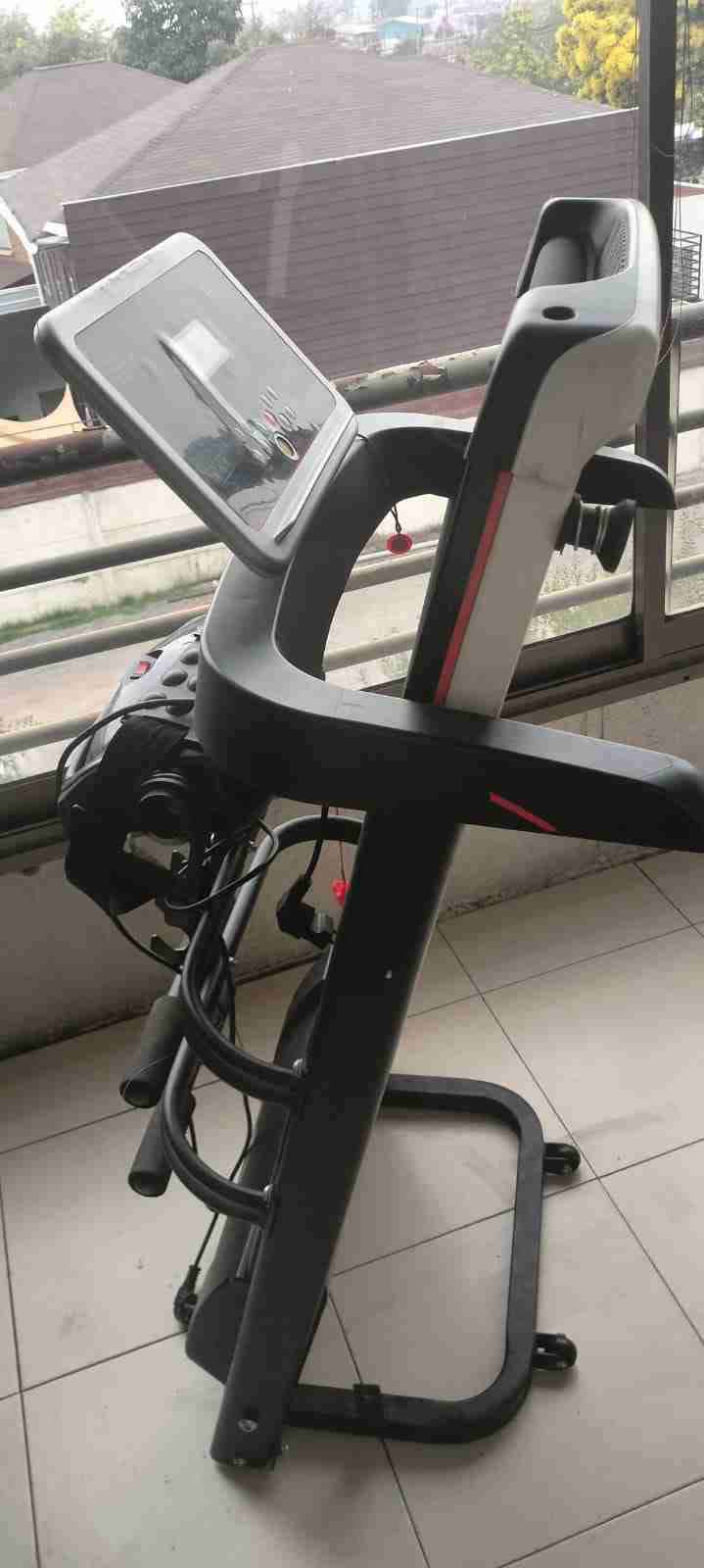 Caminadora deportiva con pantalla digital - miniatura 3