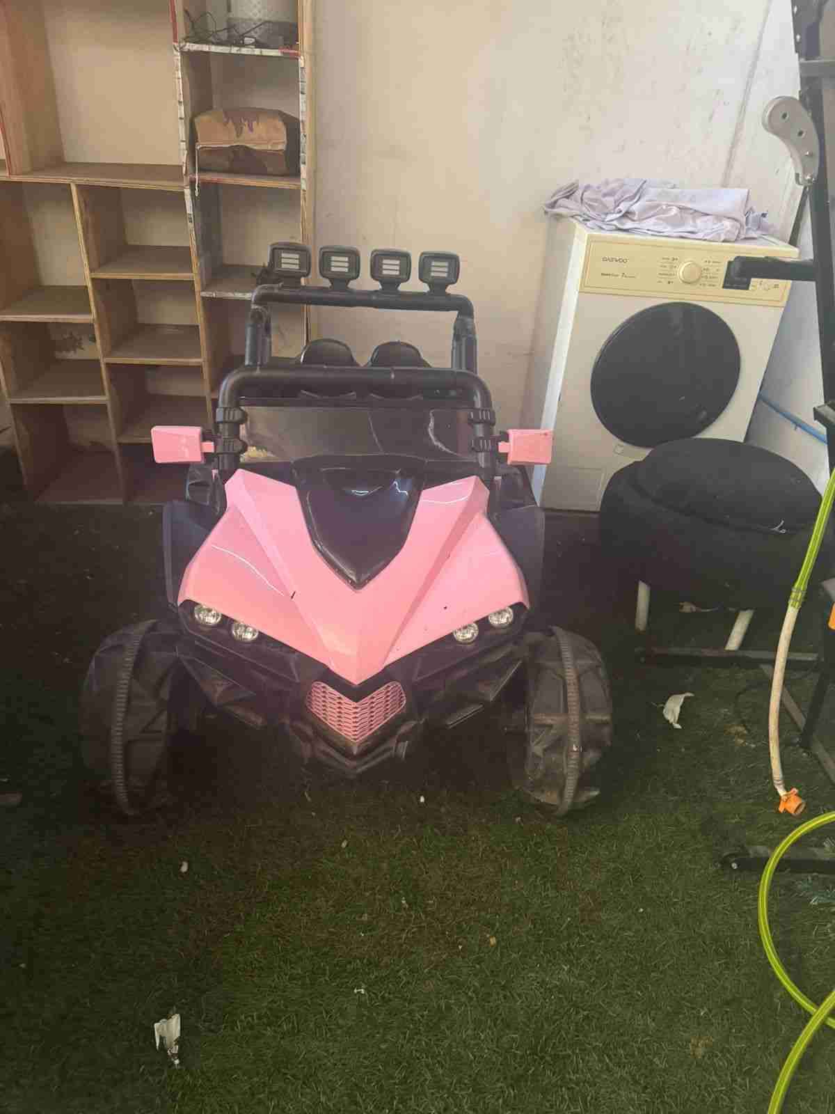 Auto eléctrico infantil rosa