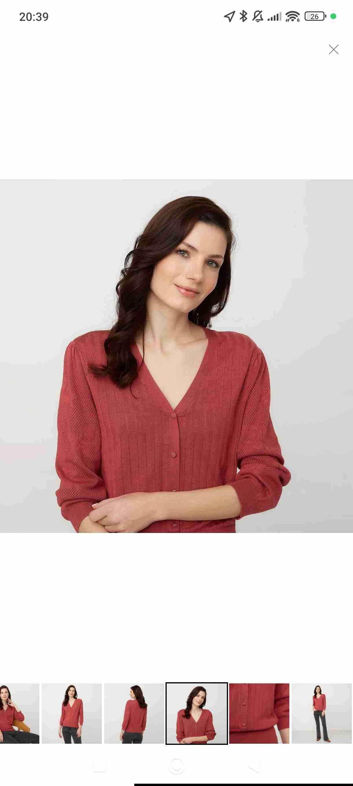 Cárdigan rojo de botón