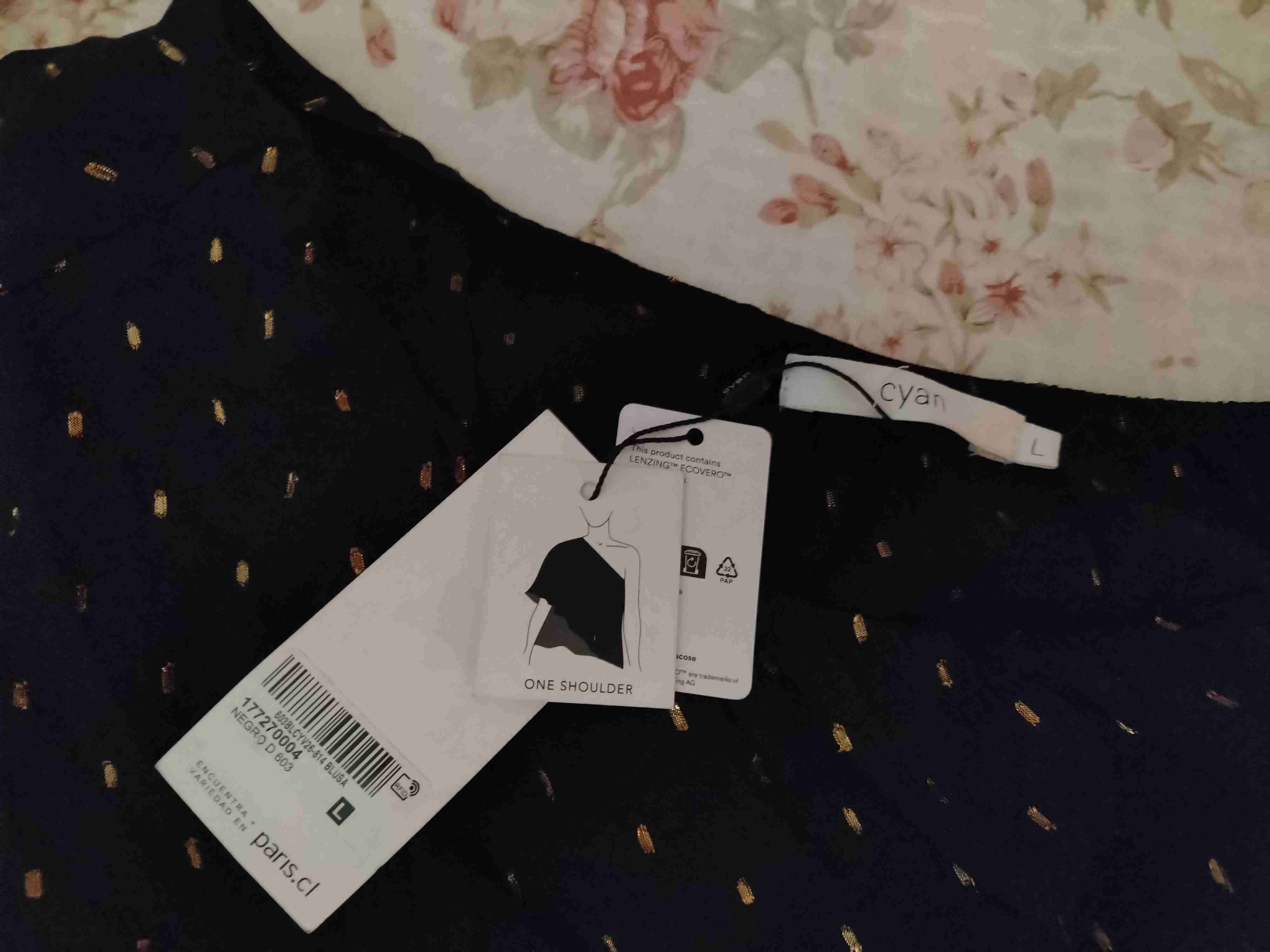 Blusa negra con estampado dorados - miniatura 2