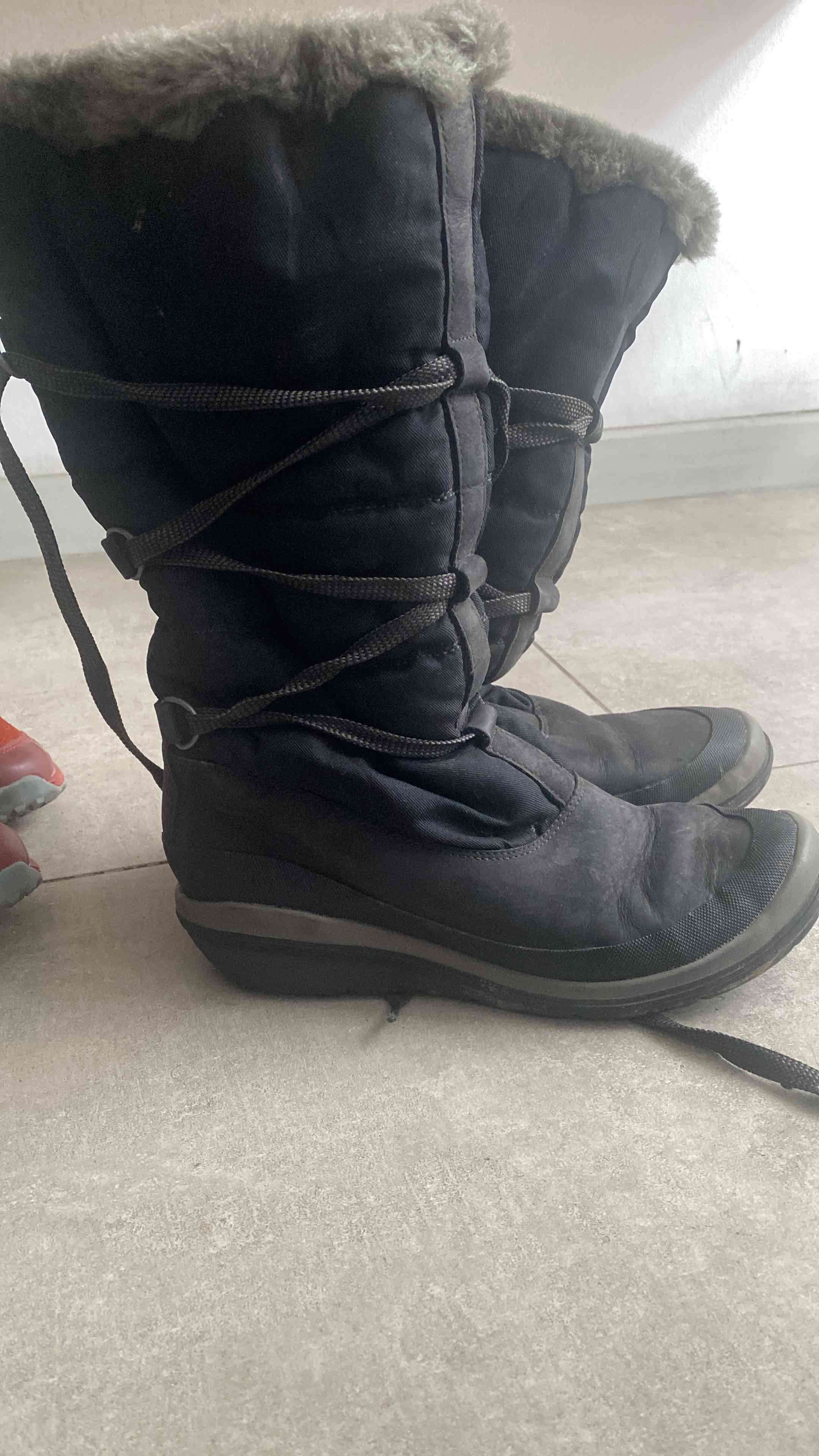 Lote de botas y zapatos variados - miniatura 2