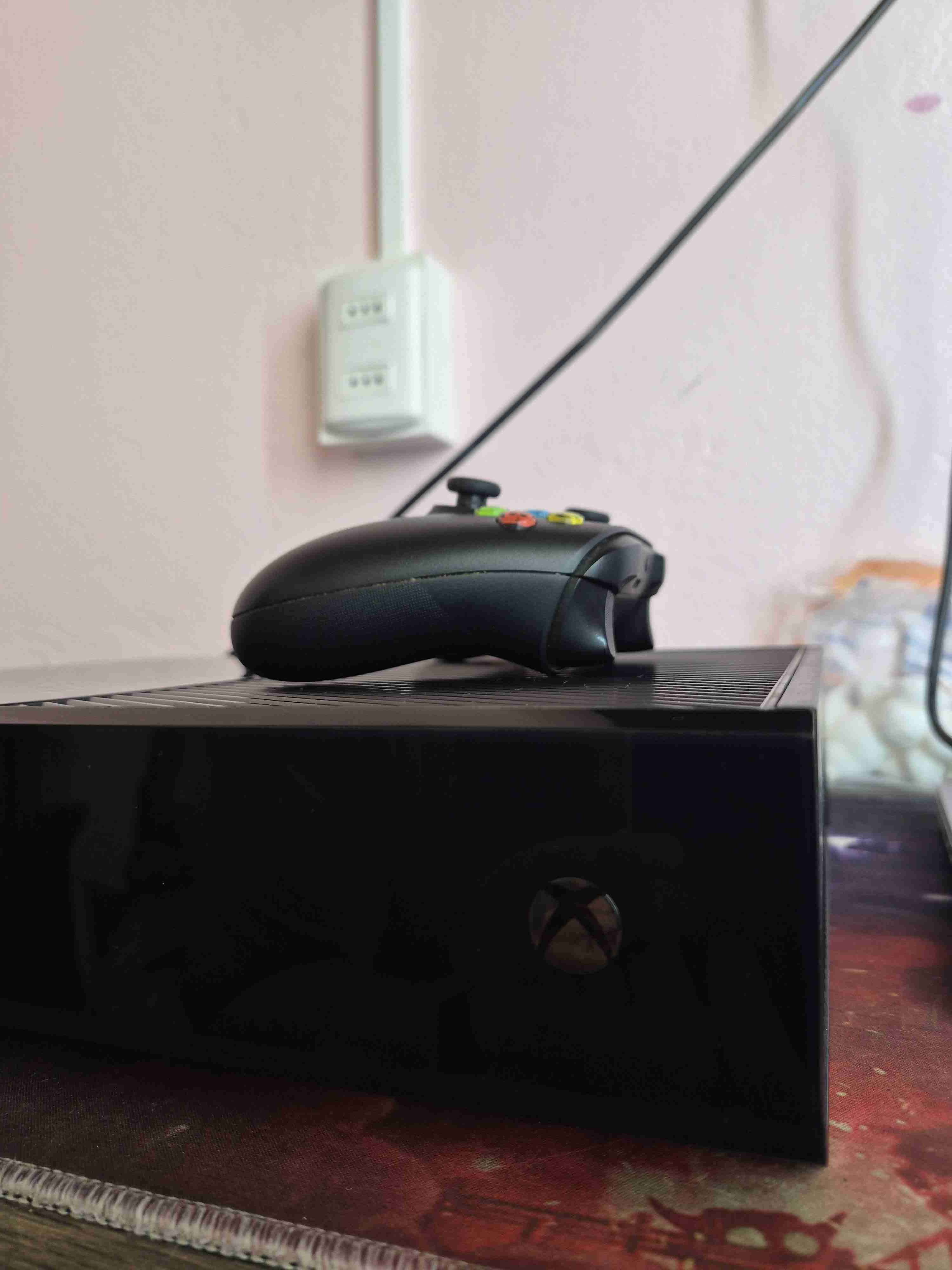 Consola Xbox One con control - miniatura 3