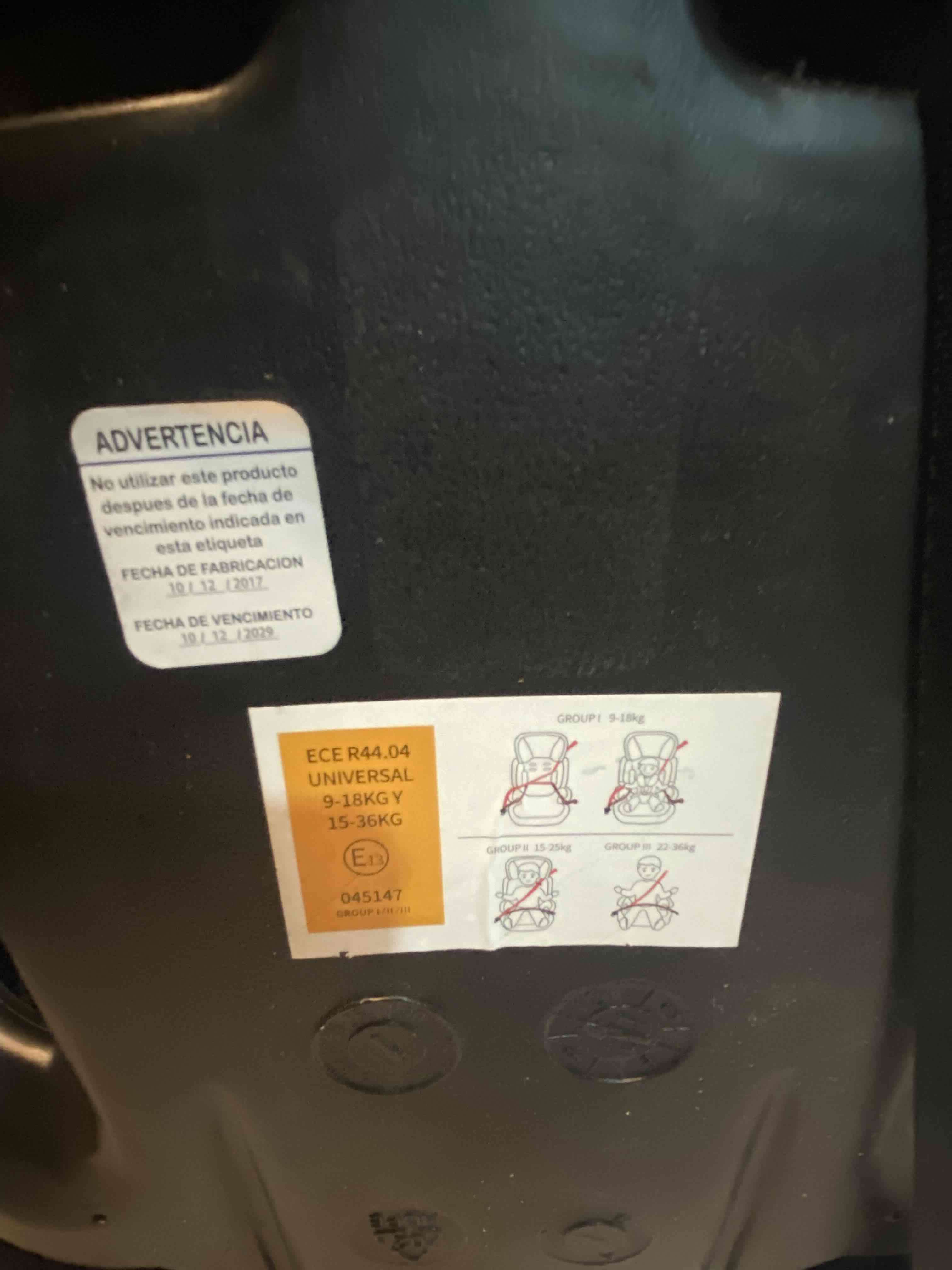 Silla de auto Bebesit gris y negro - miniatura 3