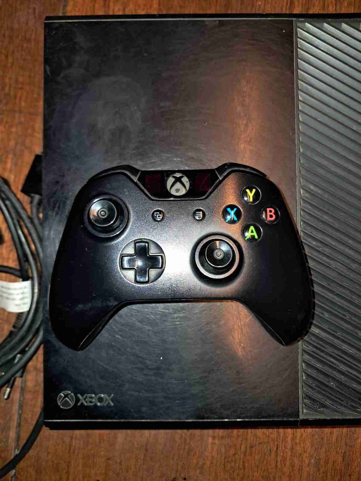 Consola Xbox One con control - miniatura 4