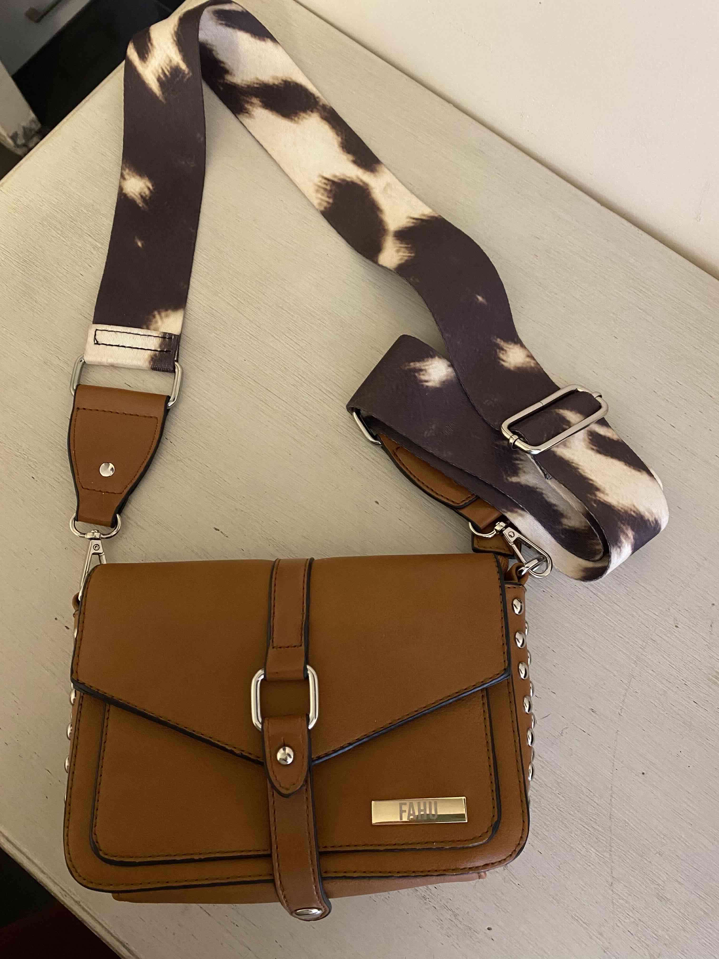 Cartera marrón con doble  correas