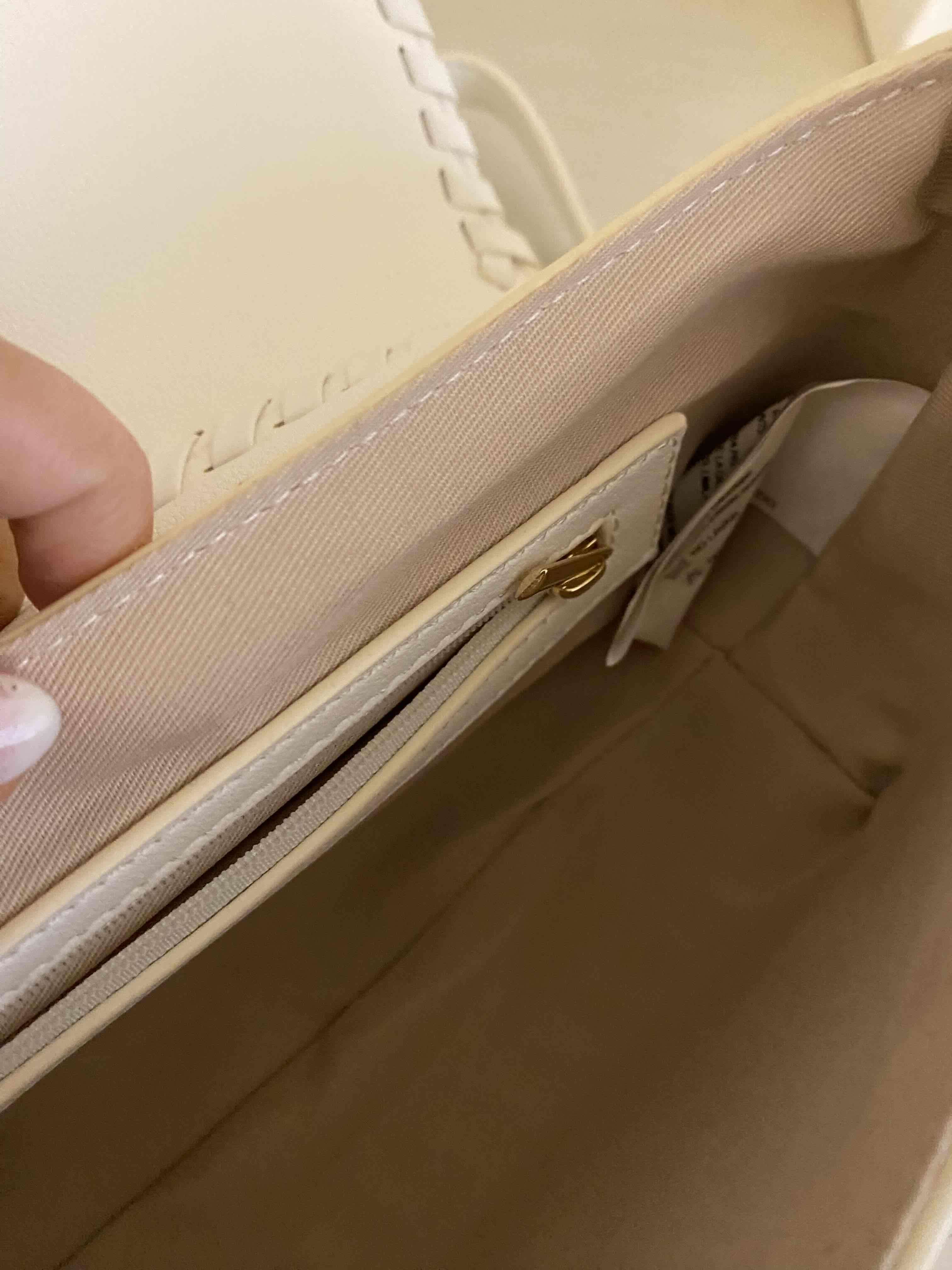 Cartera blanca de cuero sintético - miniatura 2