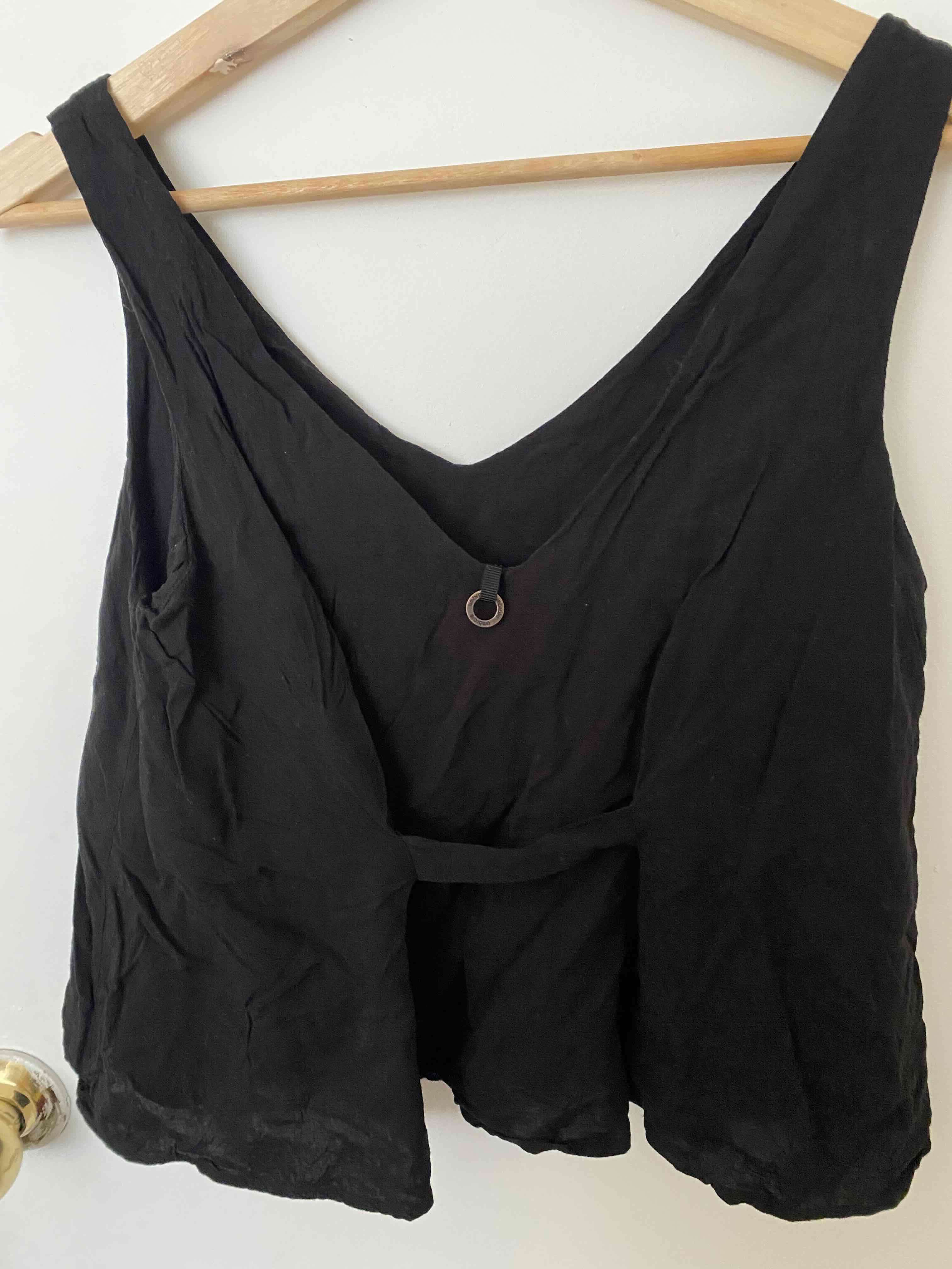 Polera negra de tirantes - miniatura 2