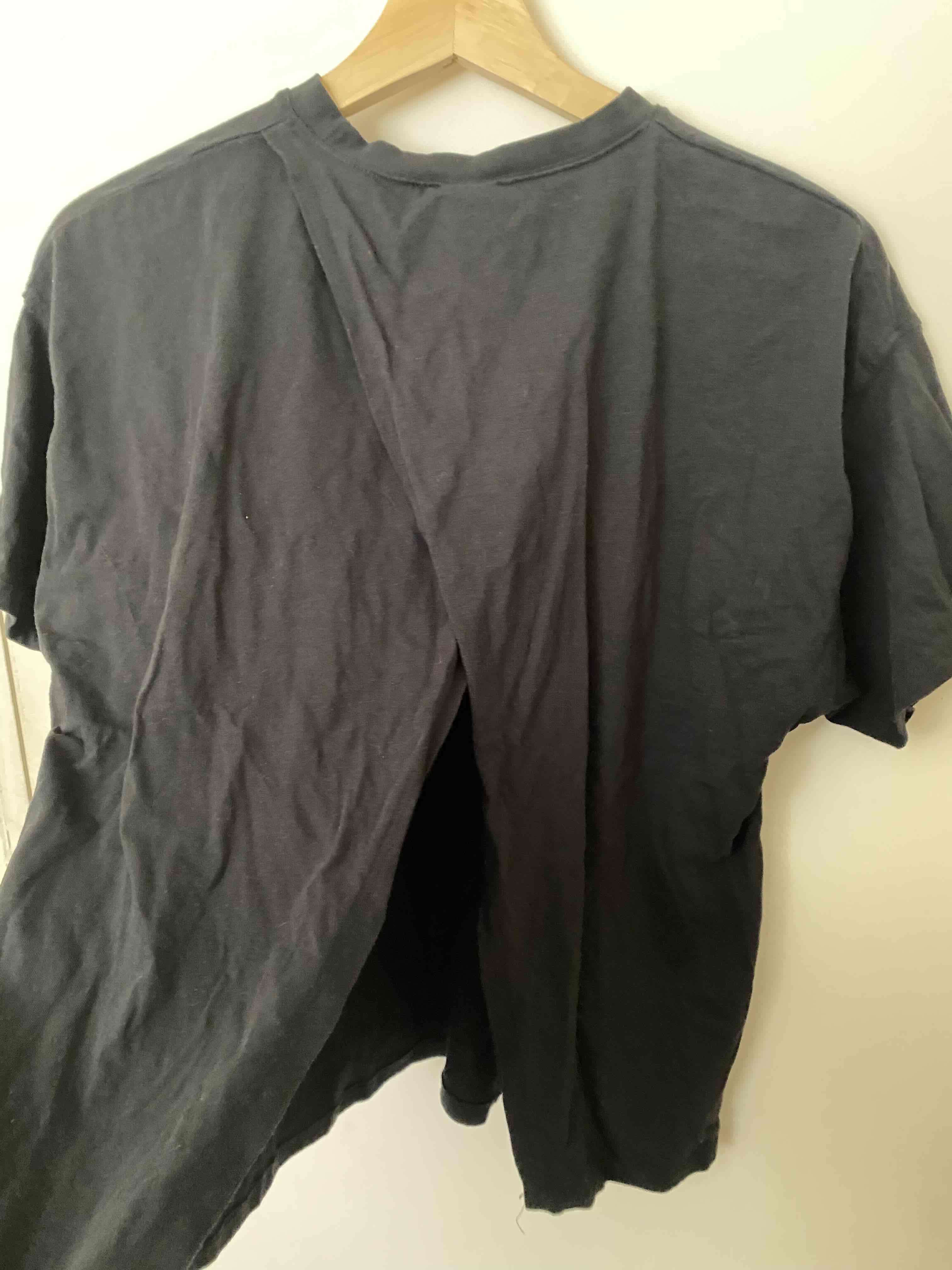 Polera negra básica - miniatura 2