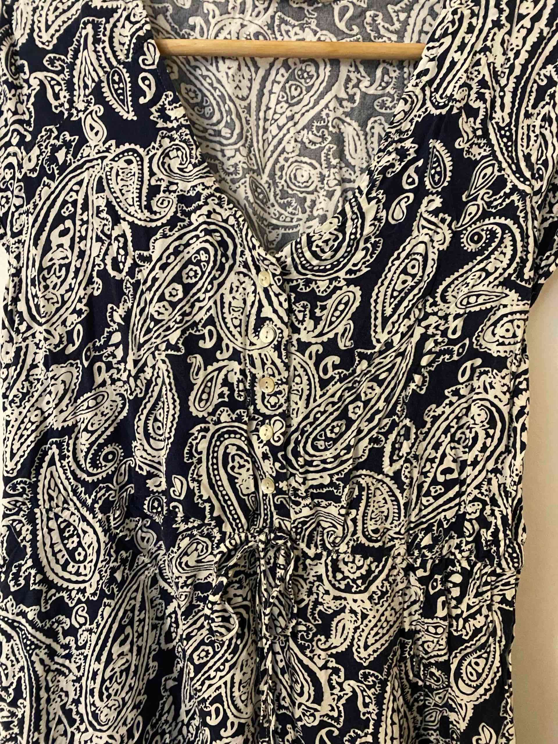 Vestido estampado paisley