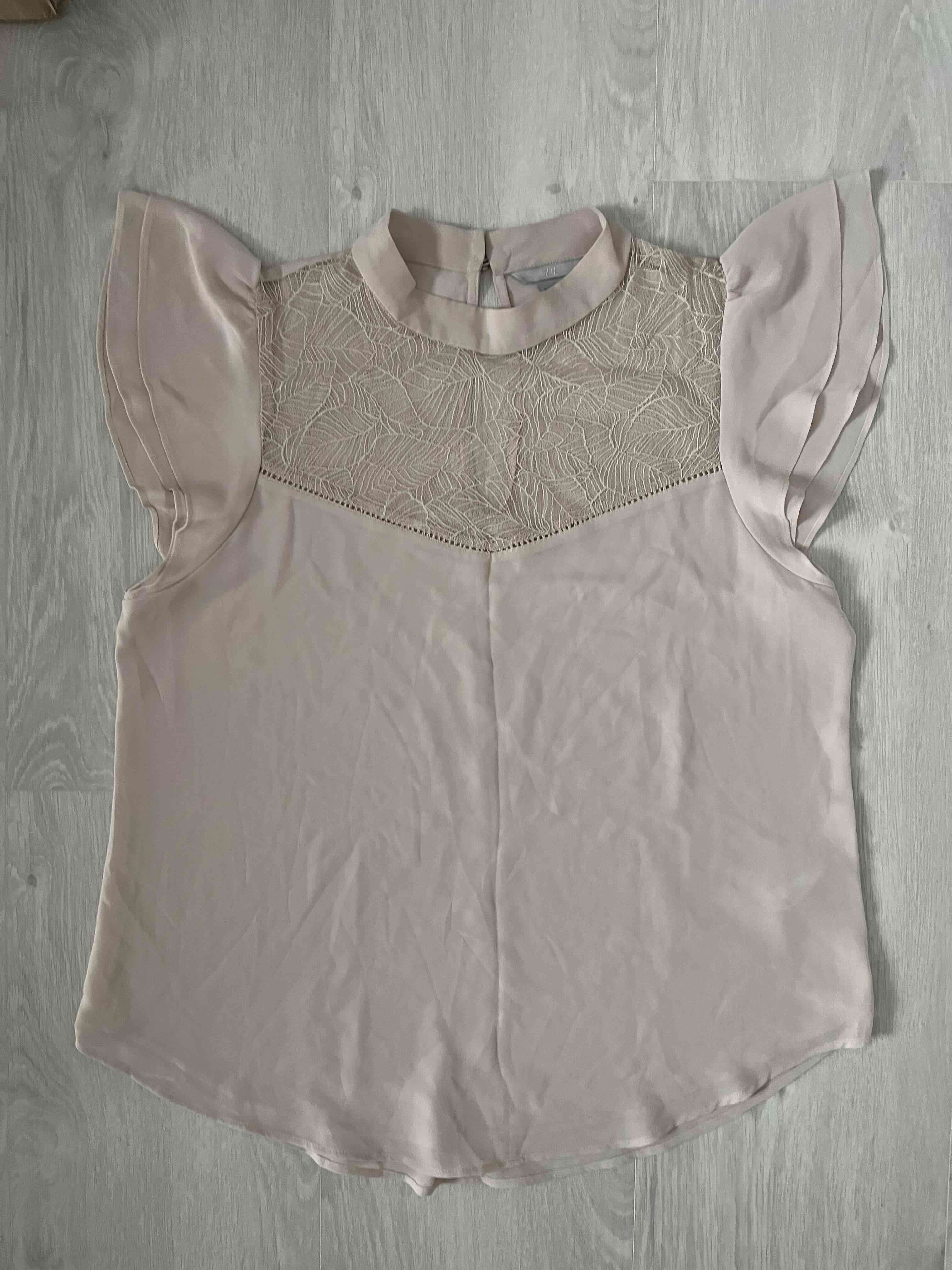 Blusa rosa con encaje
