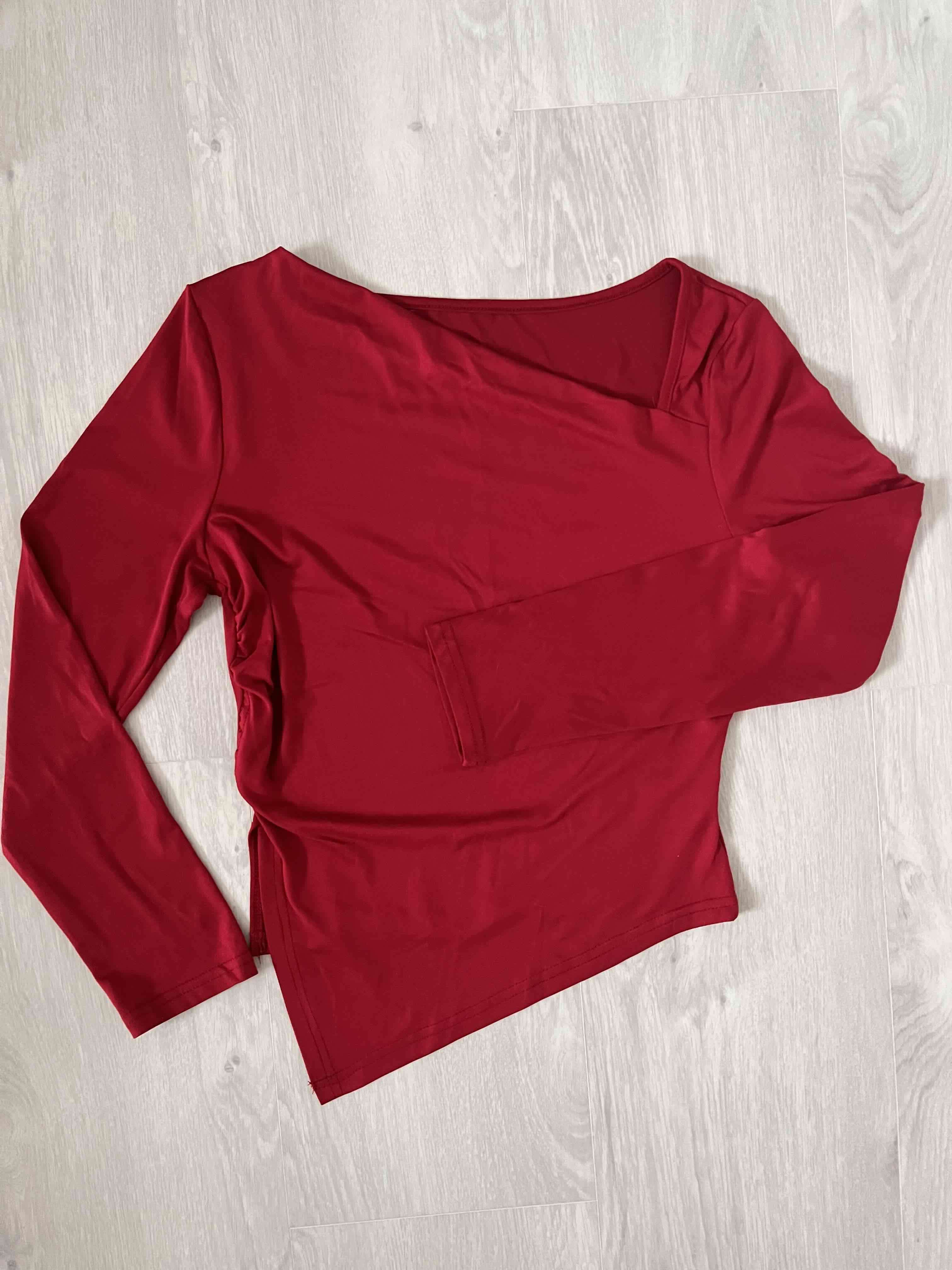 Polera roja manga larga