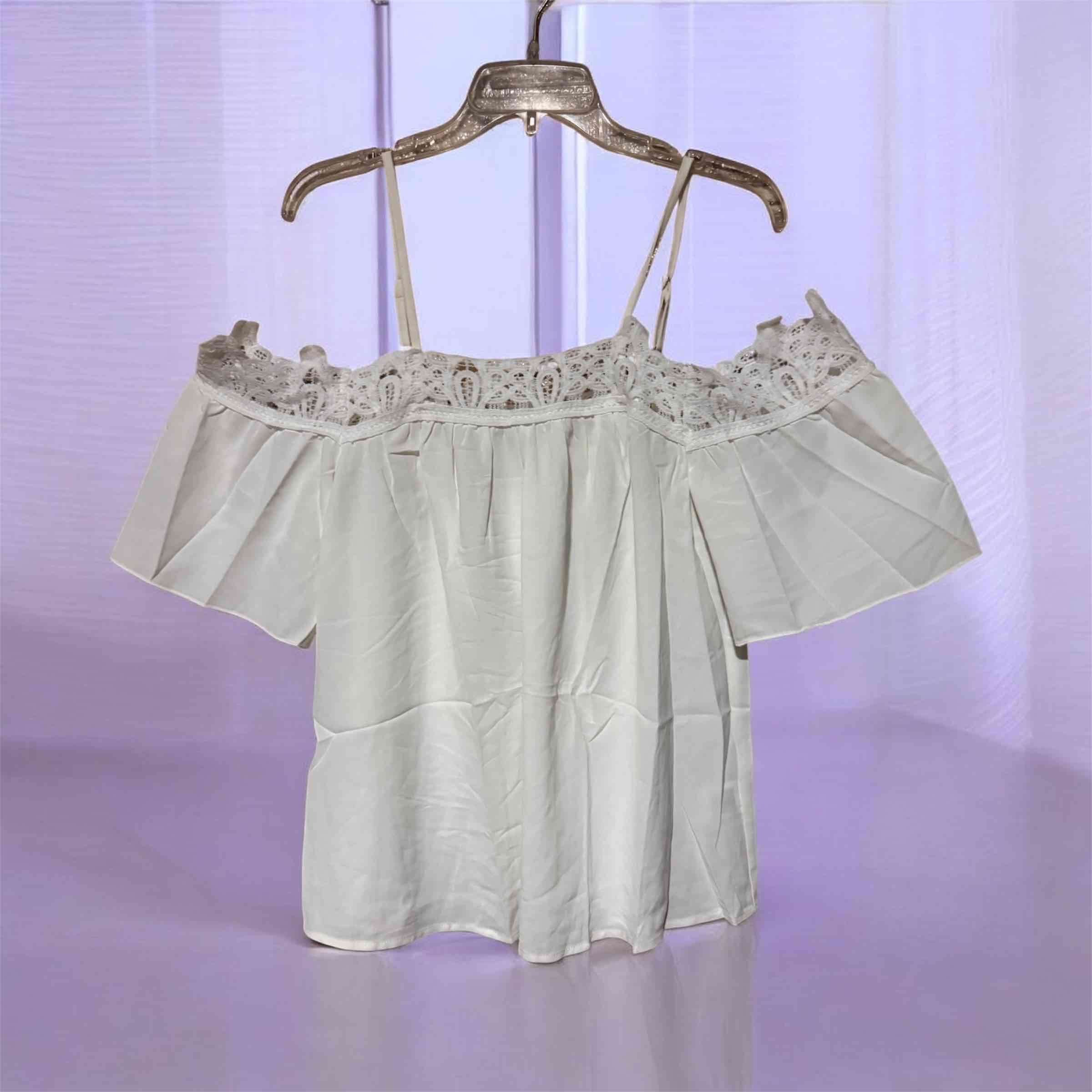 Shein Blusa verde y blanca con encaje floral - miniatura 4