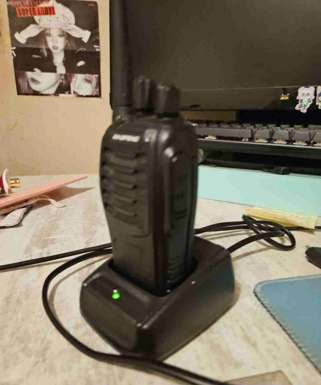 Woky-Toky Baofeng con cargador - miniatura 3