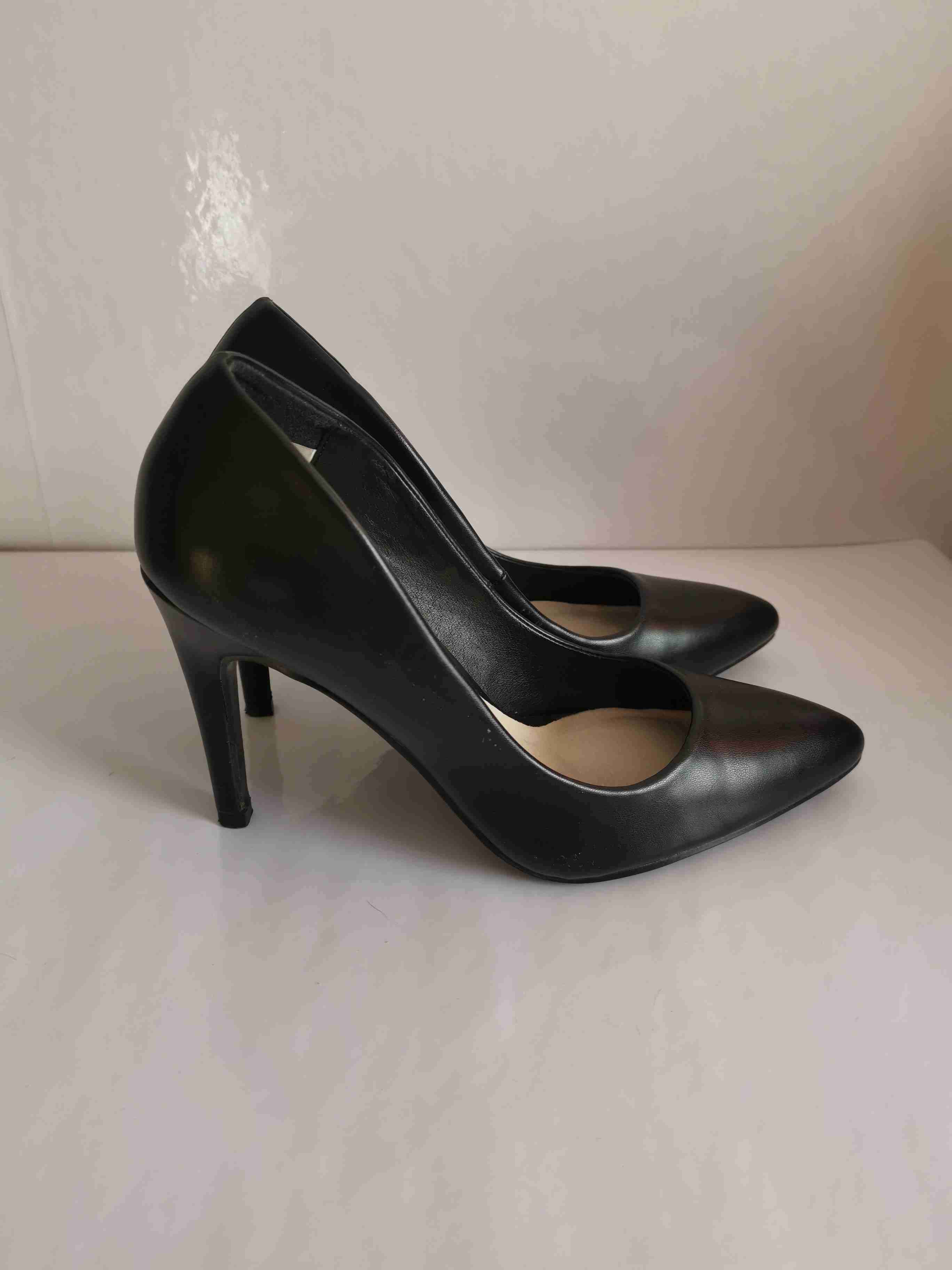 Zapatos de taco alto negros