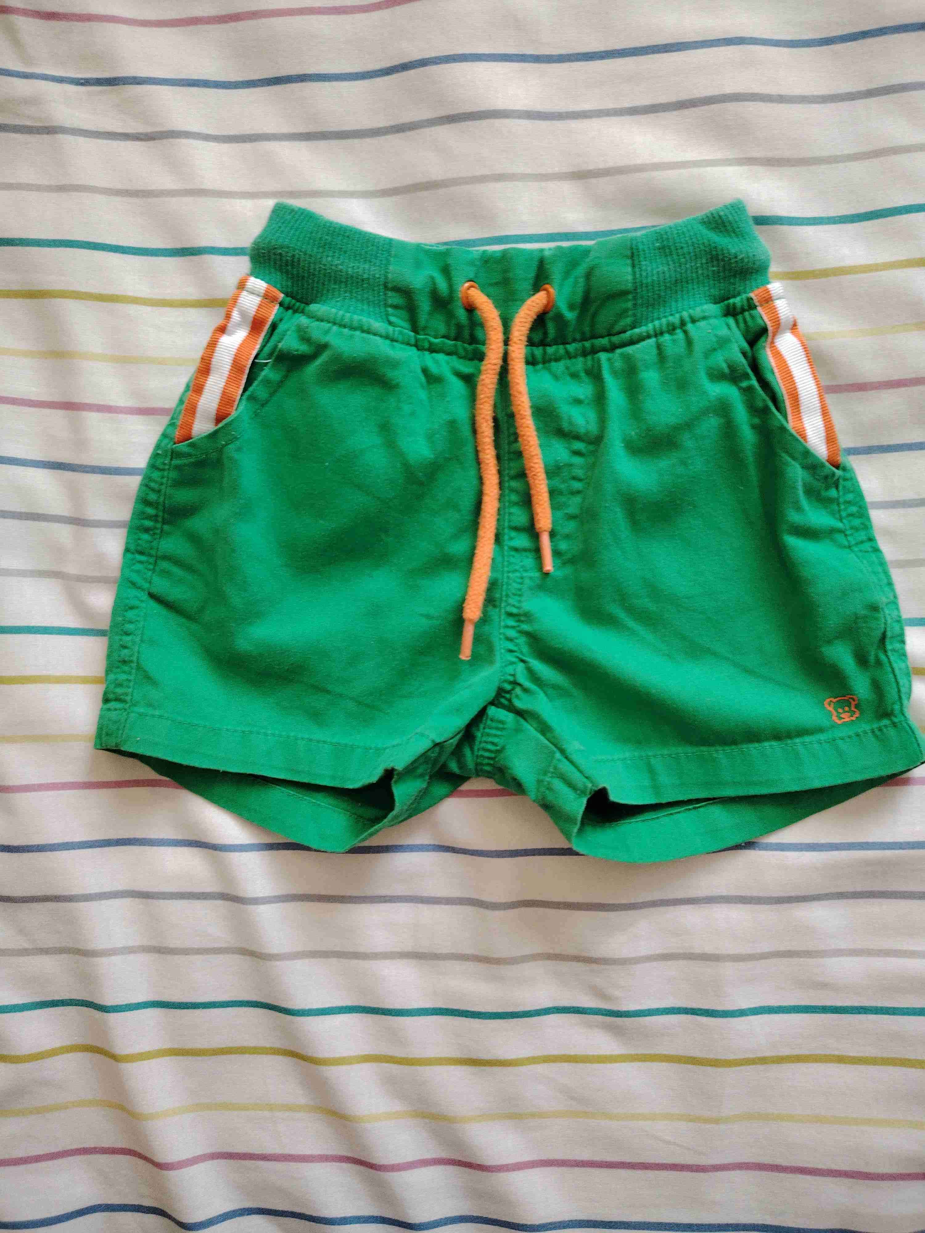 Short verde de bebé