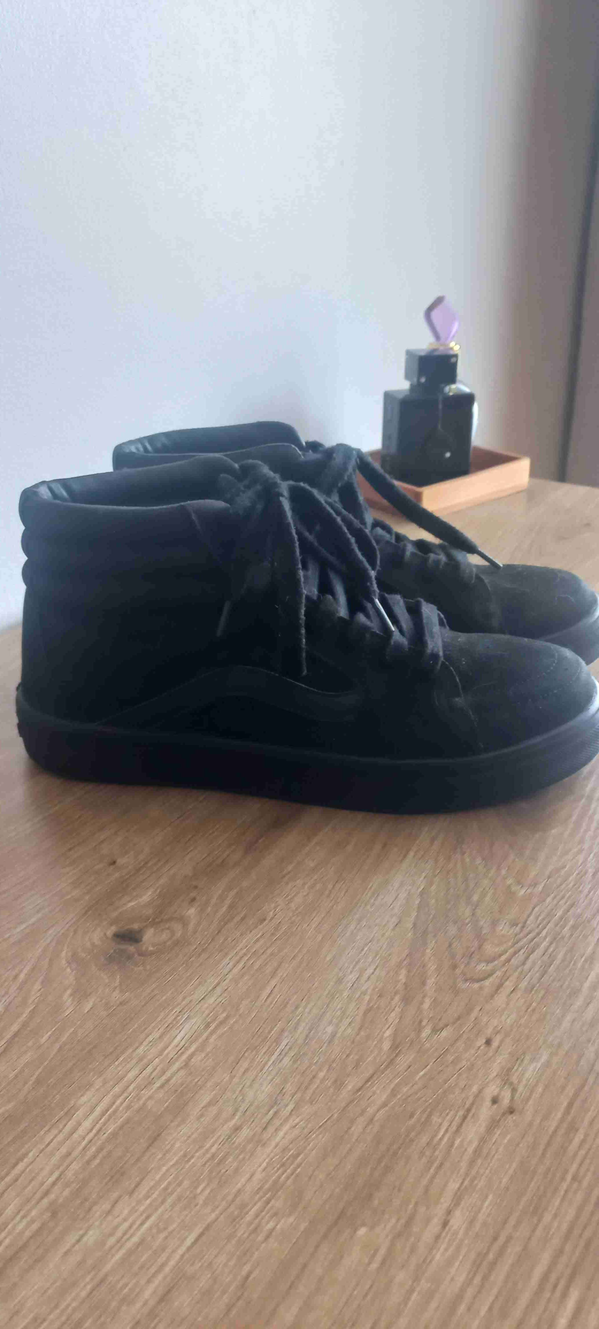 Zapatilla  negros de gamuza - miniatura 2