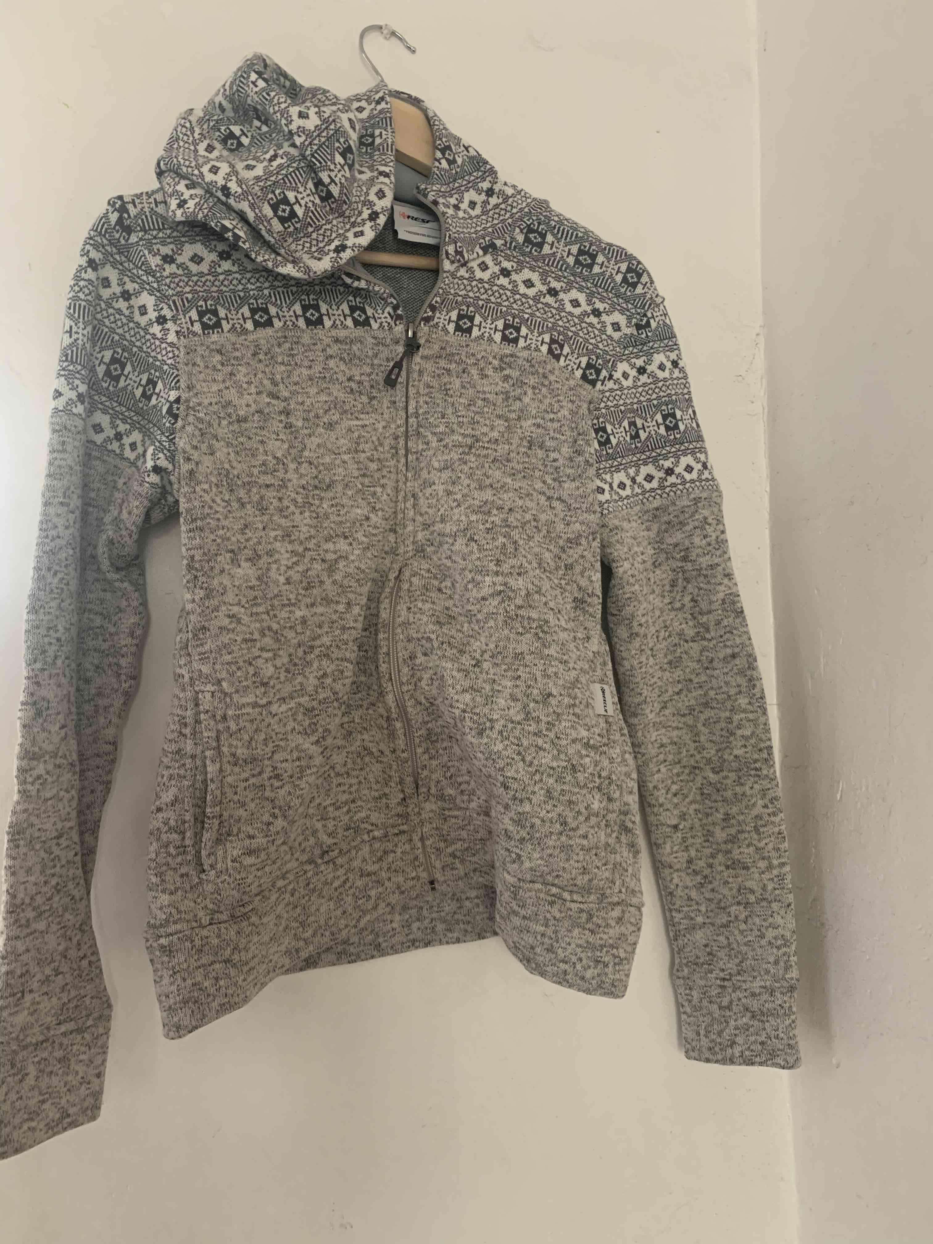 Polerón con capucha y diseño étnico - miniatura 2