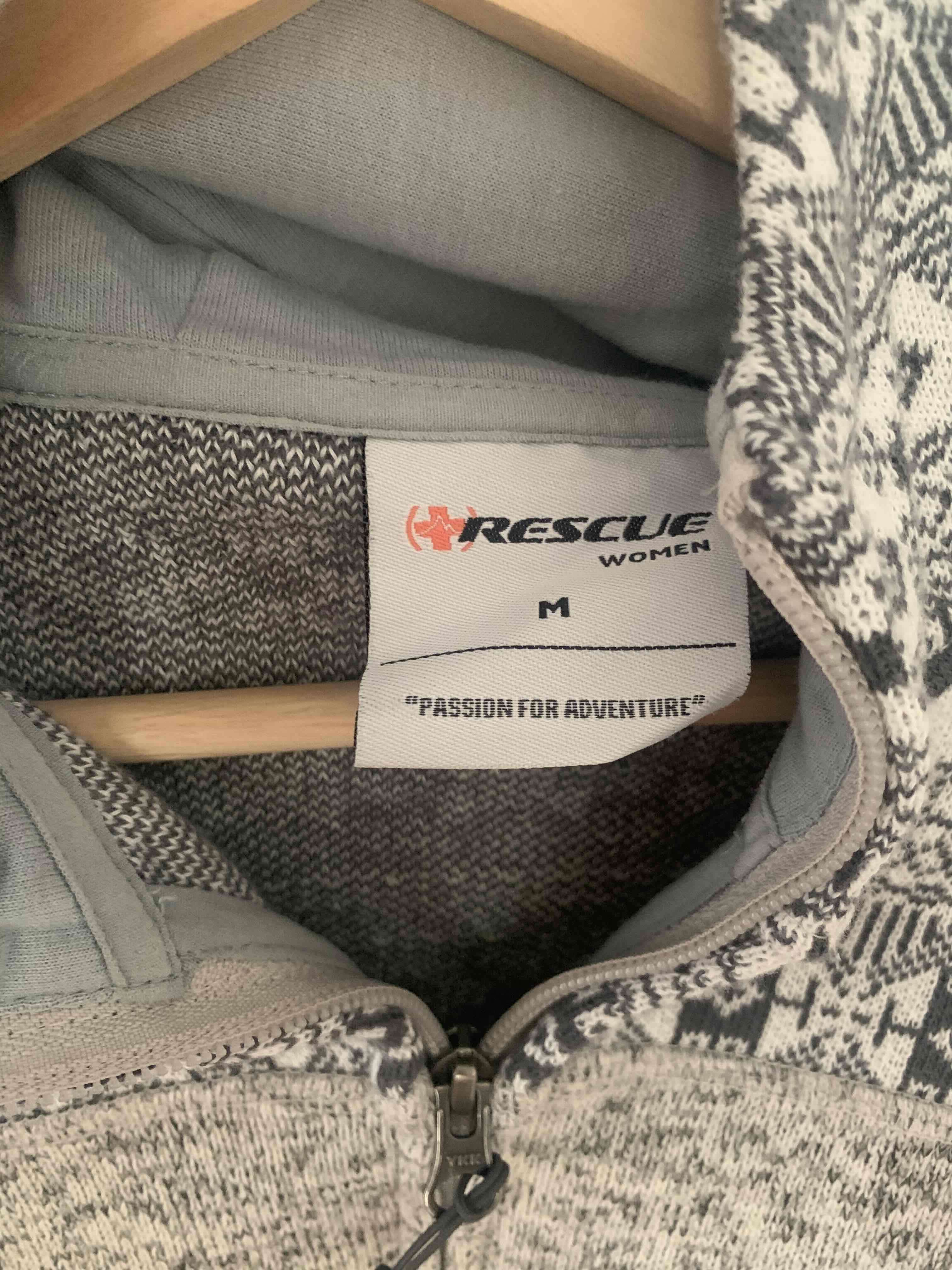 Polerón con capucha y diseño étnico - miniatura 3