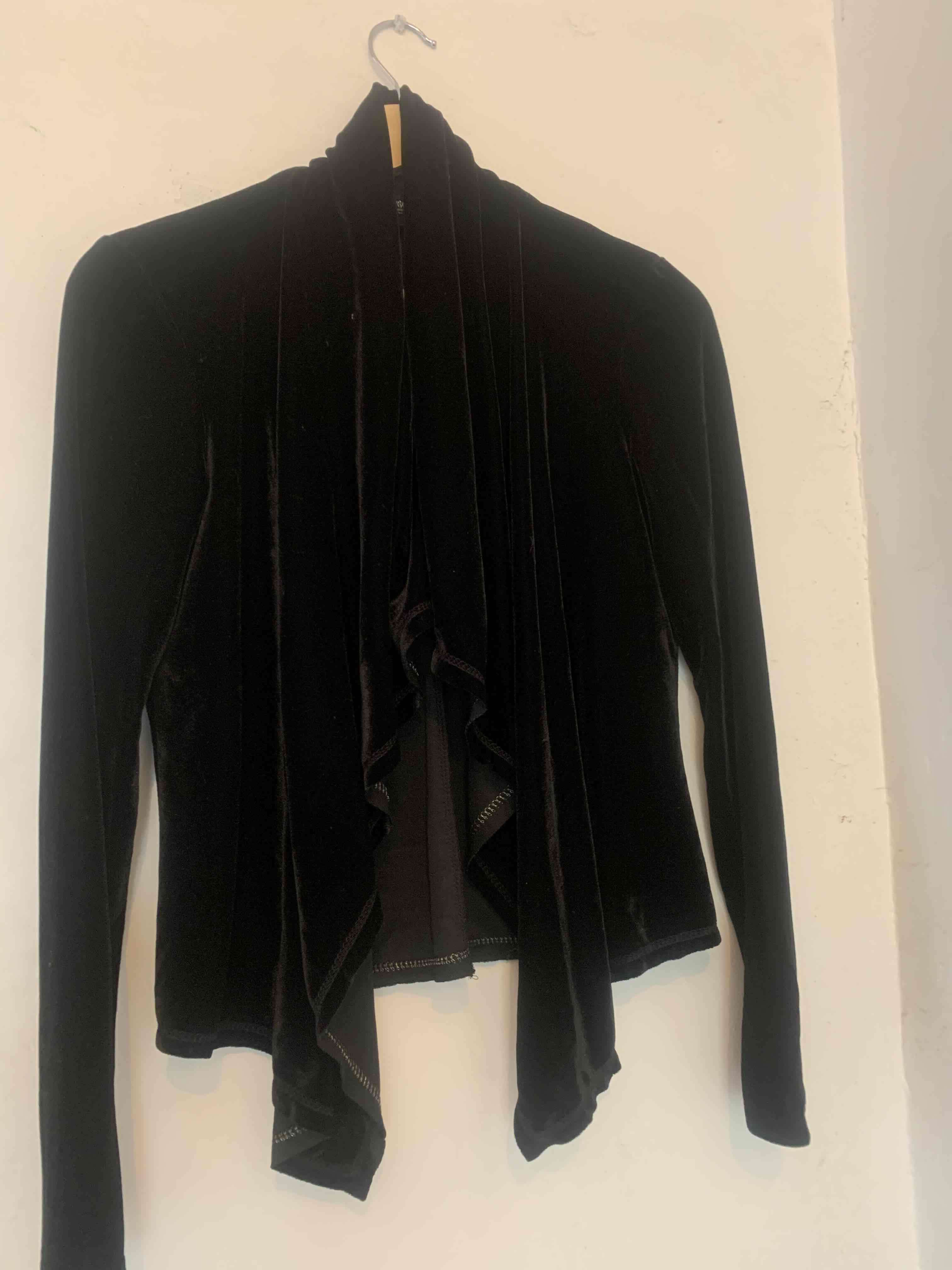 Chaqueta negra estilo abierto - miniatura 3