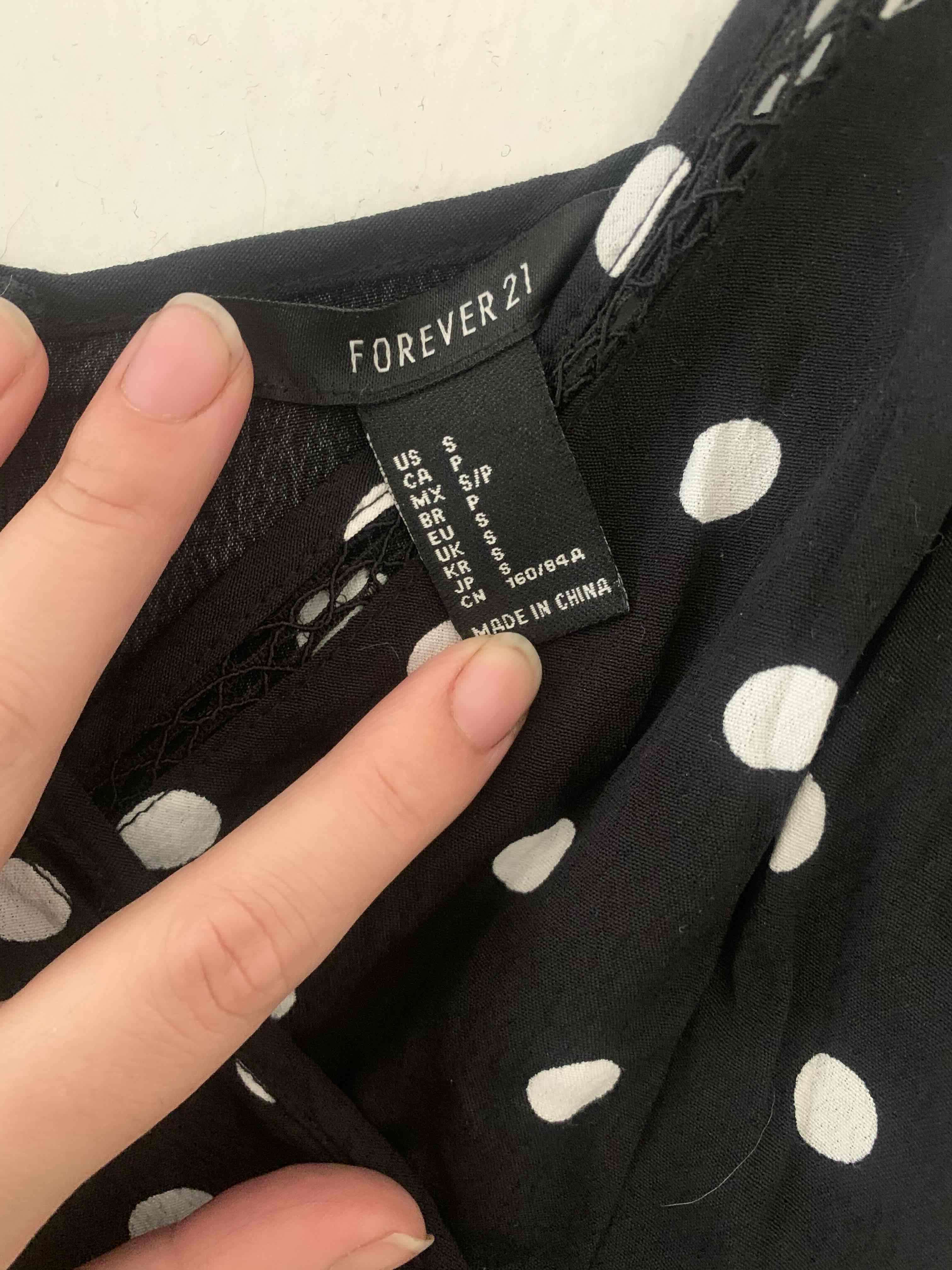 Vestido negro de lunares - miniatura 3