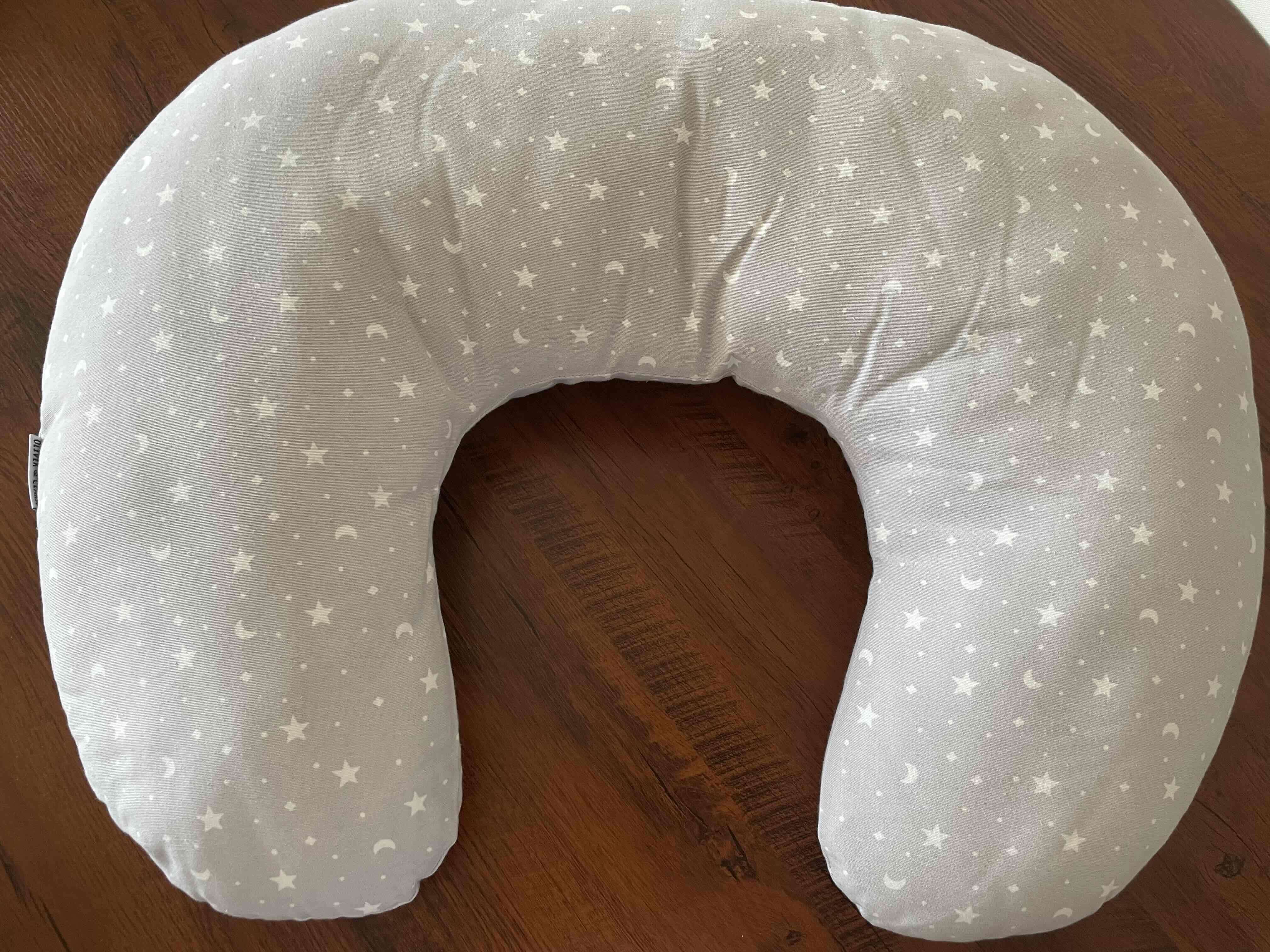 Cojín de lactancia gris estrellado Oliver y clara