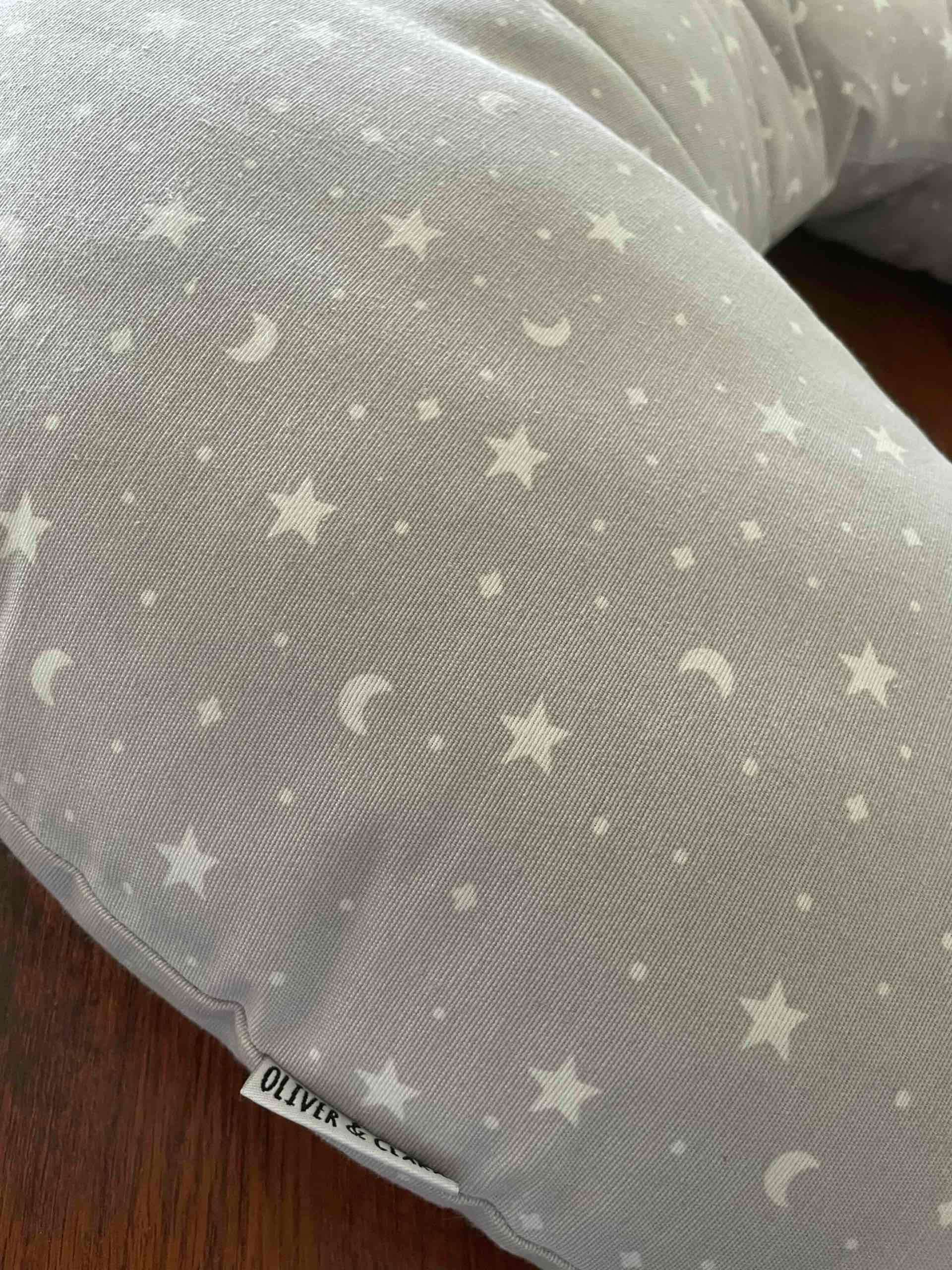 Cojín de lactancia gris estrellado Oliver y clara - 3