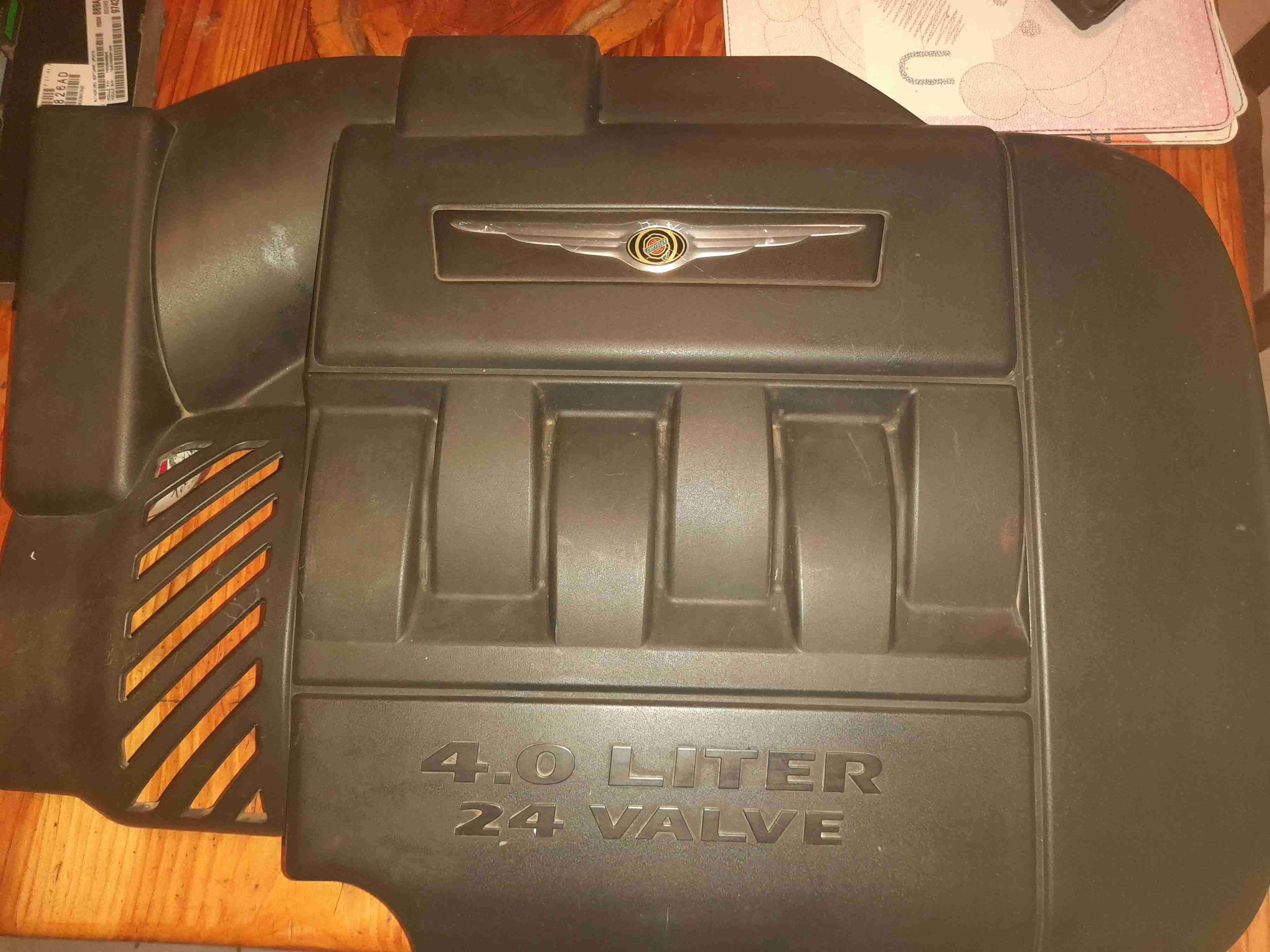 Cubierta de motor Chrysler 4.0L - miniatura 6