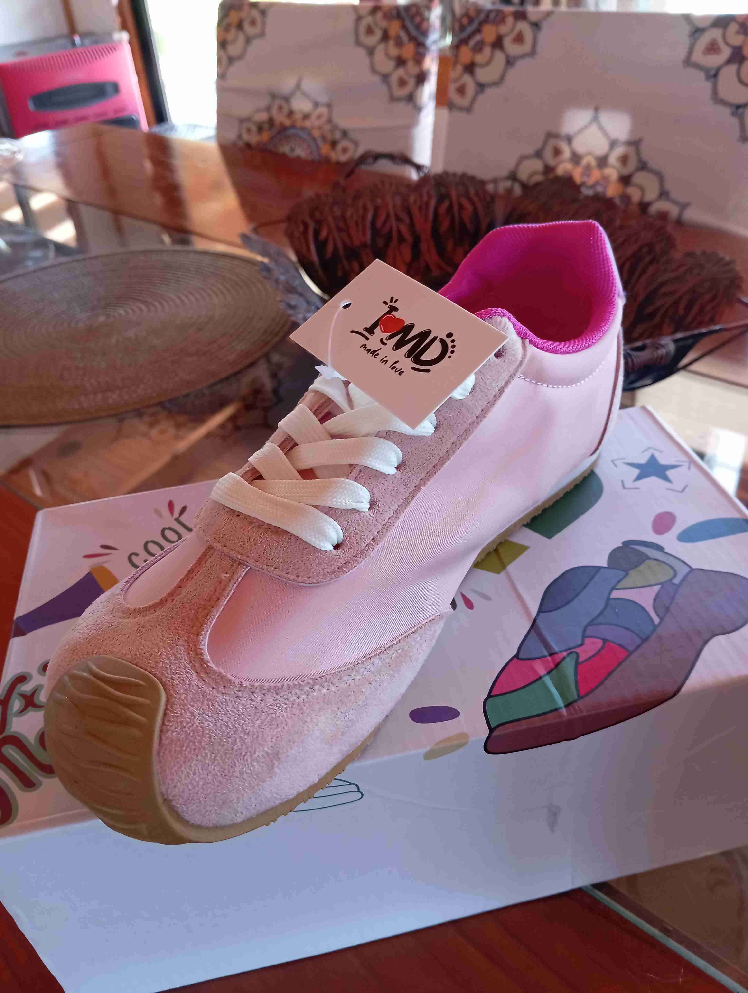 Zapatillas rosadas IOMD