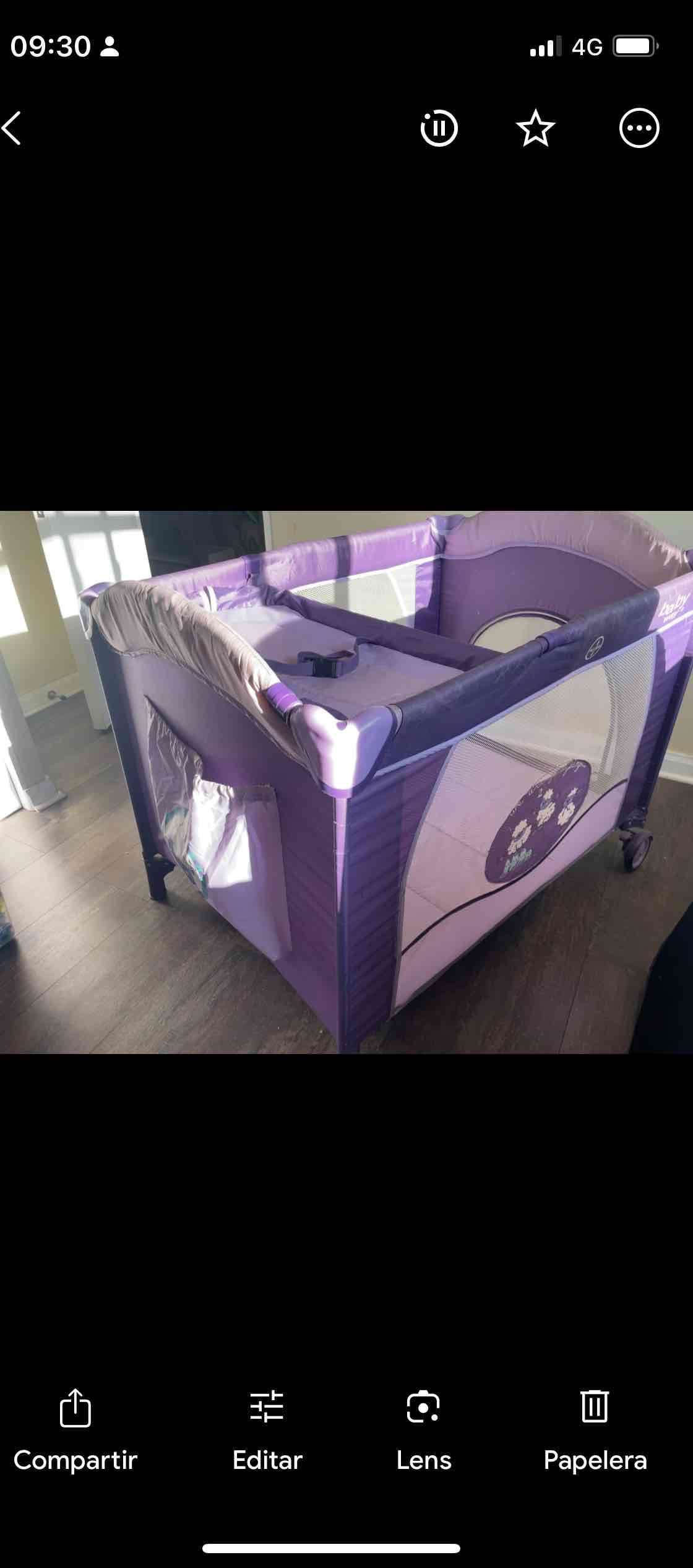 Cuna corral de bebé morada