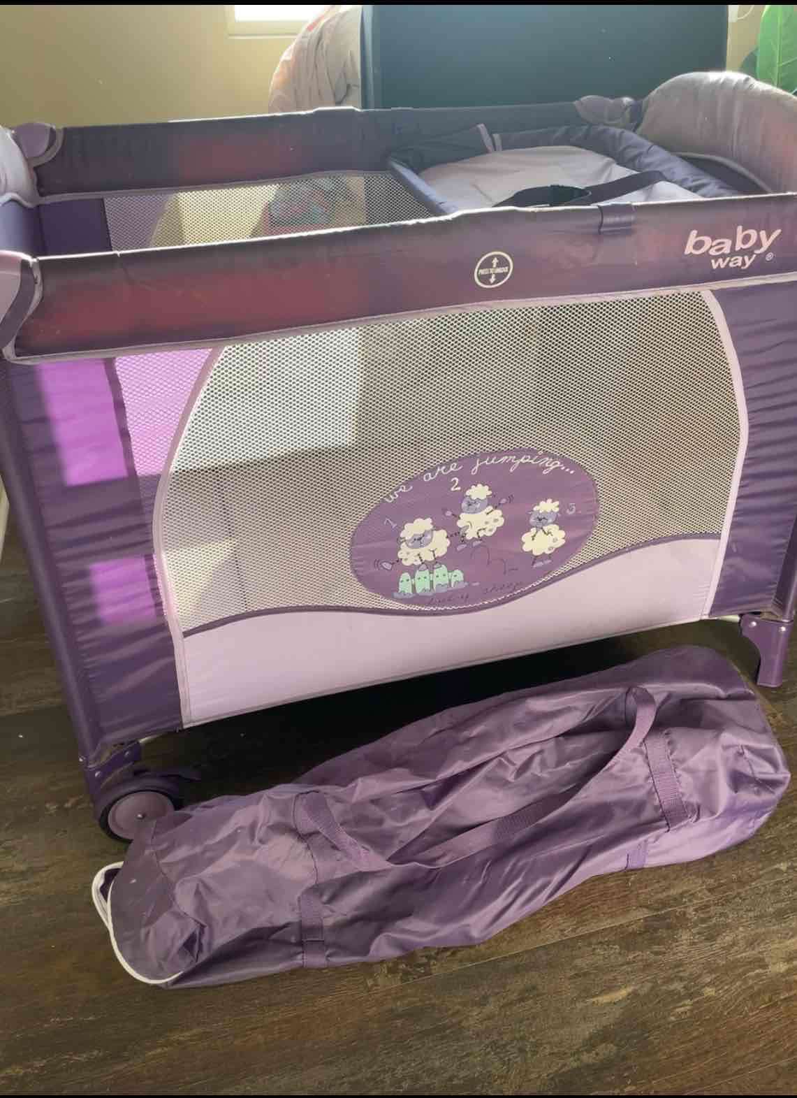 Cuna corral de bebé morada - miniatura 3