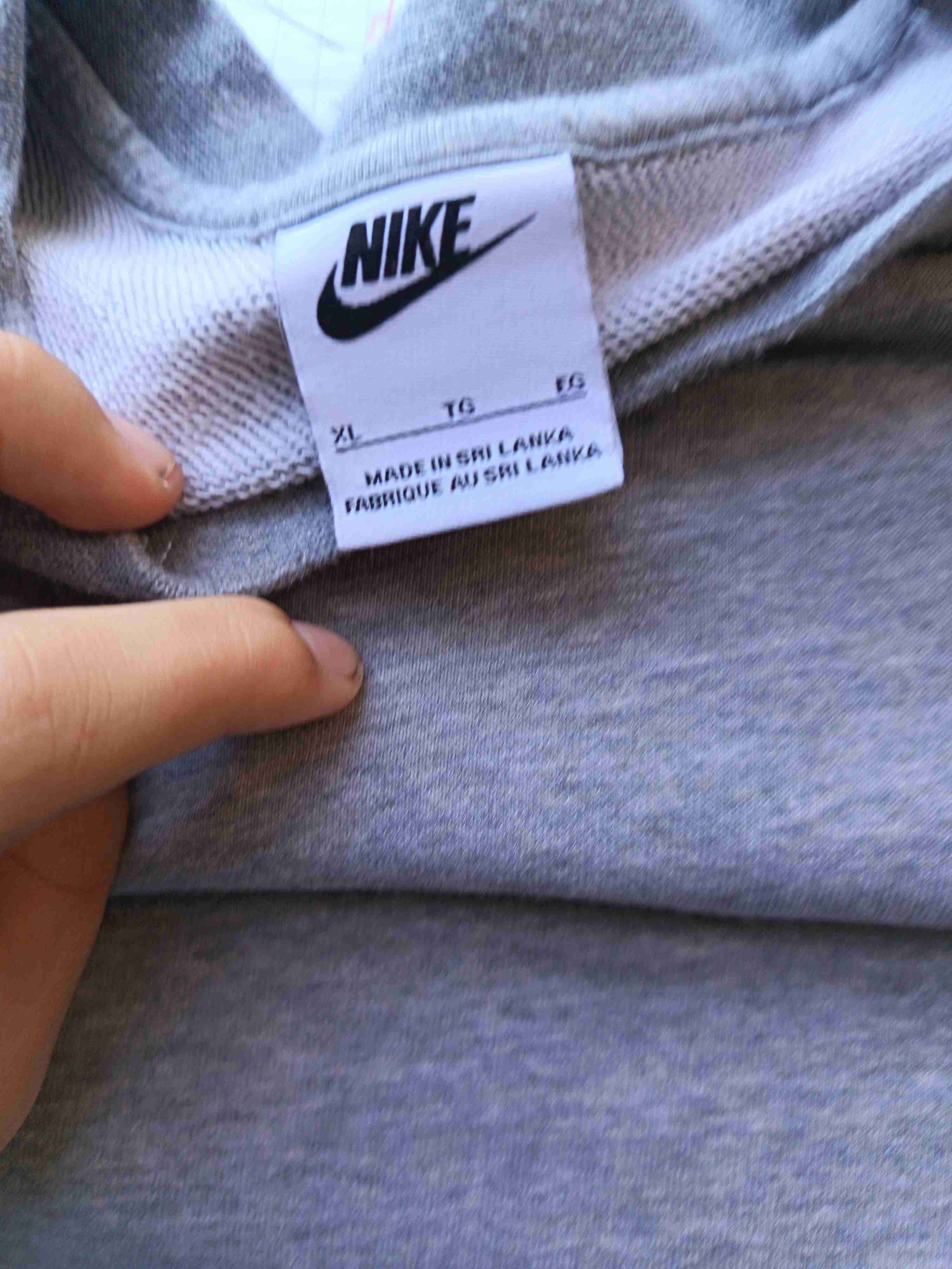 Polera gris Nike - miniatura 3