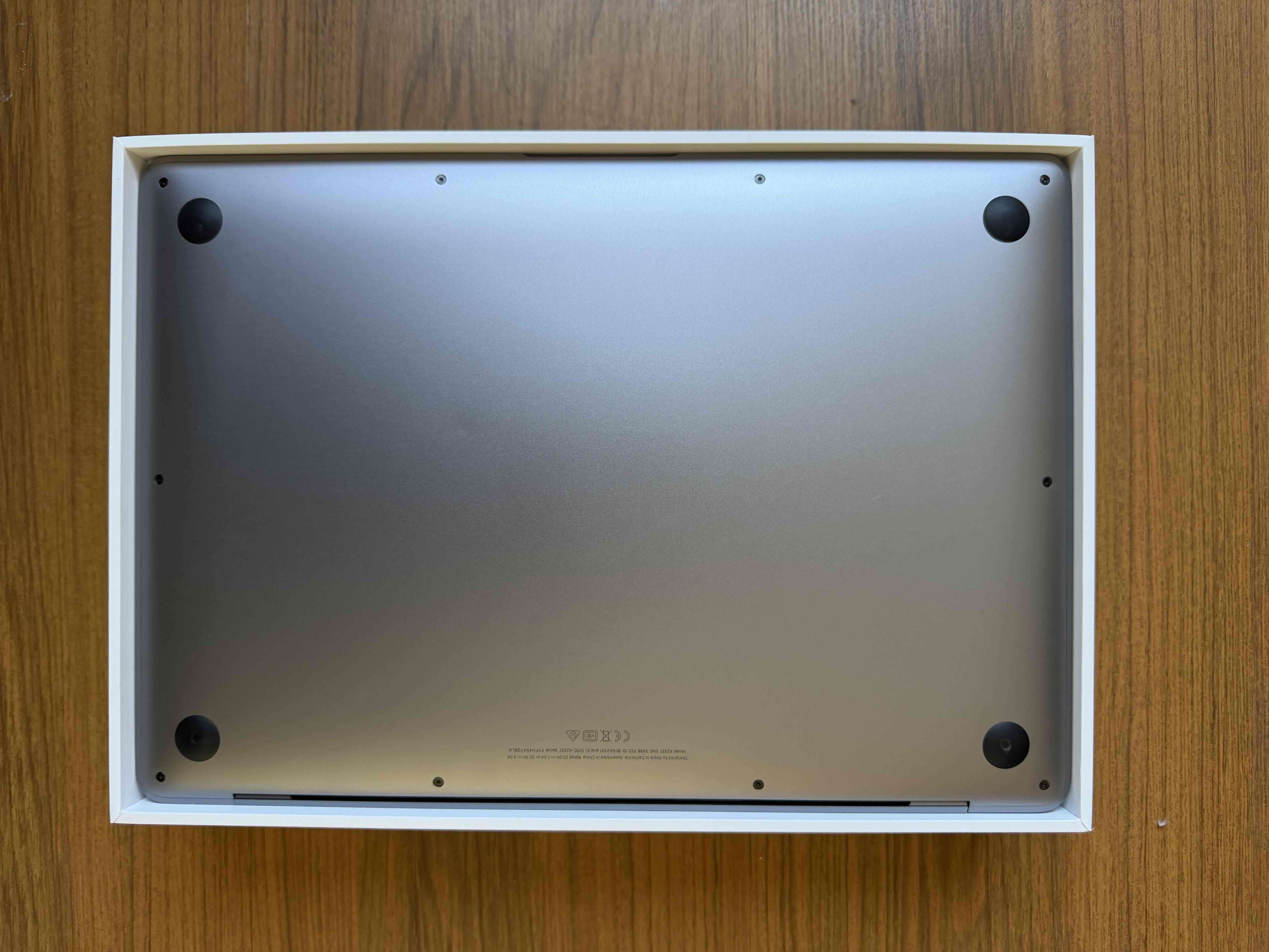 Macbook Air con caja original - miniatura 4