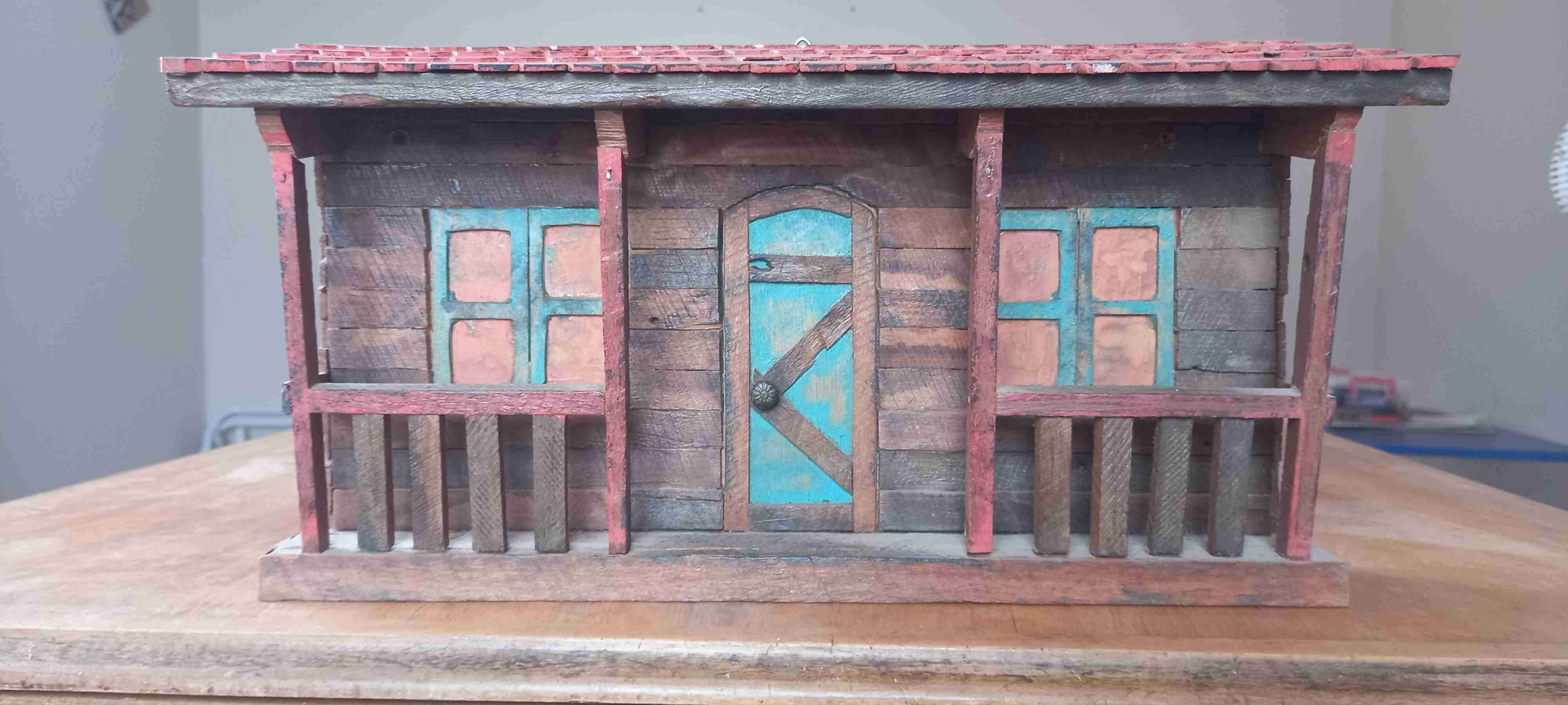 Casa de madera en miniatura