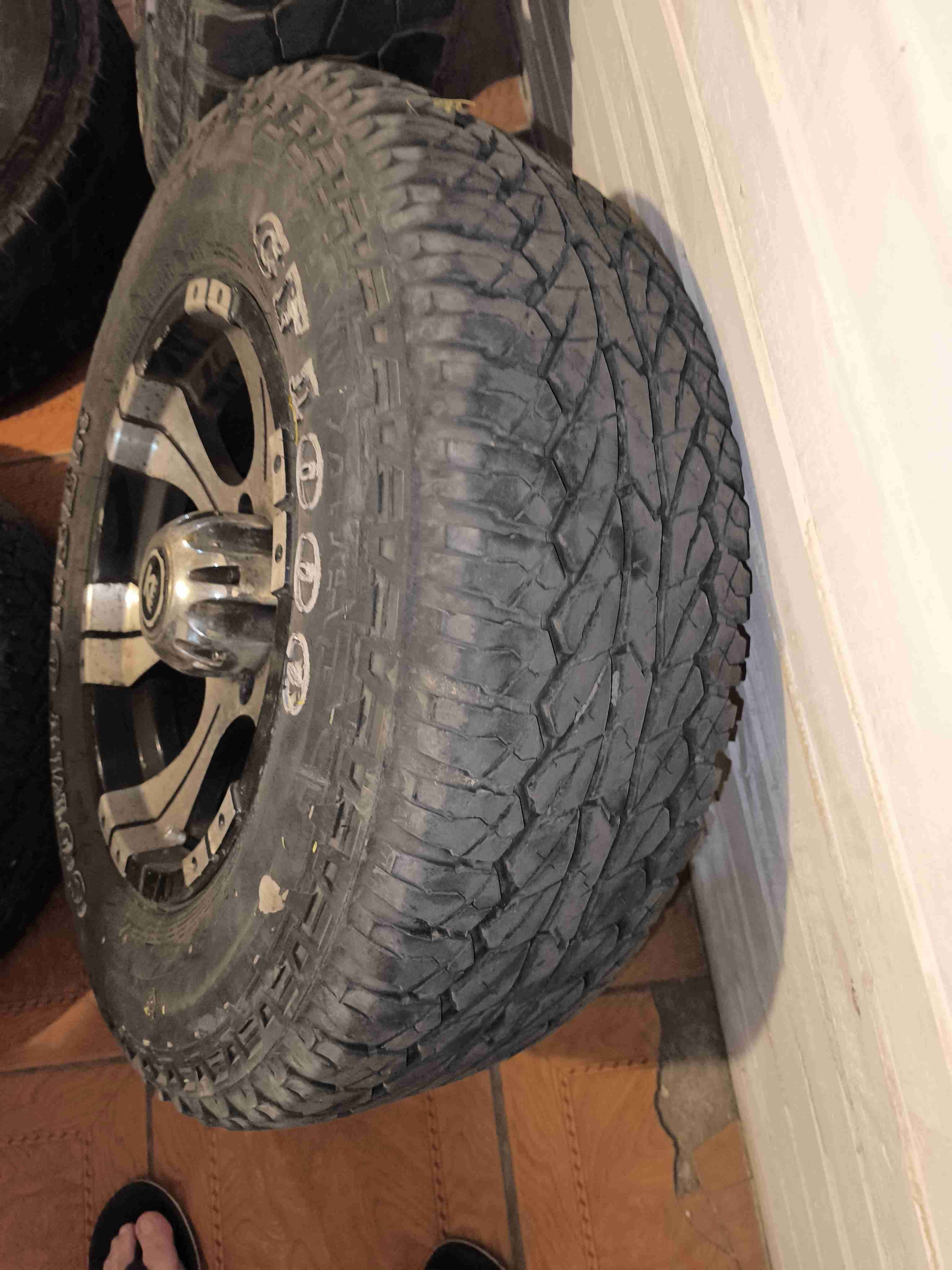 Juego de llantas con neumáticos 17" - miniatura 2