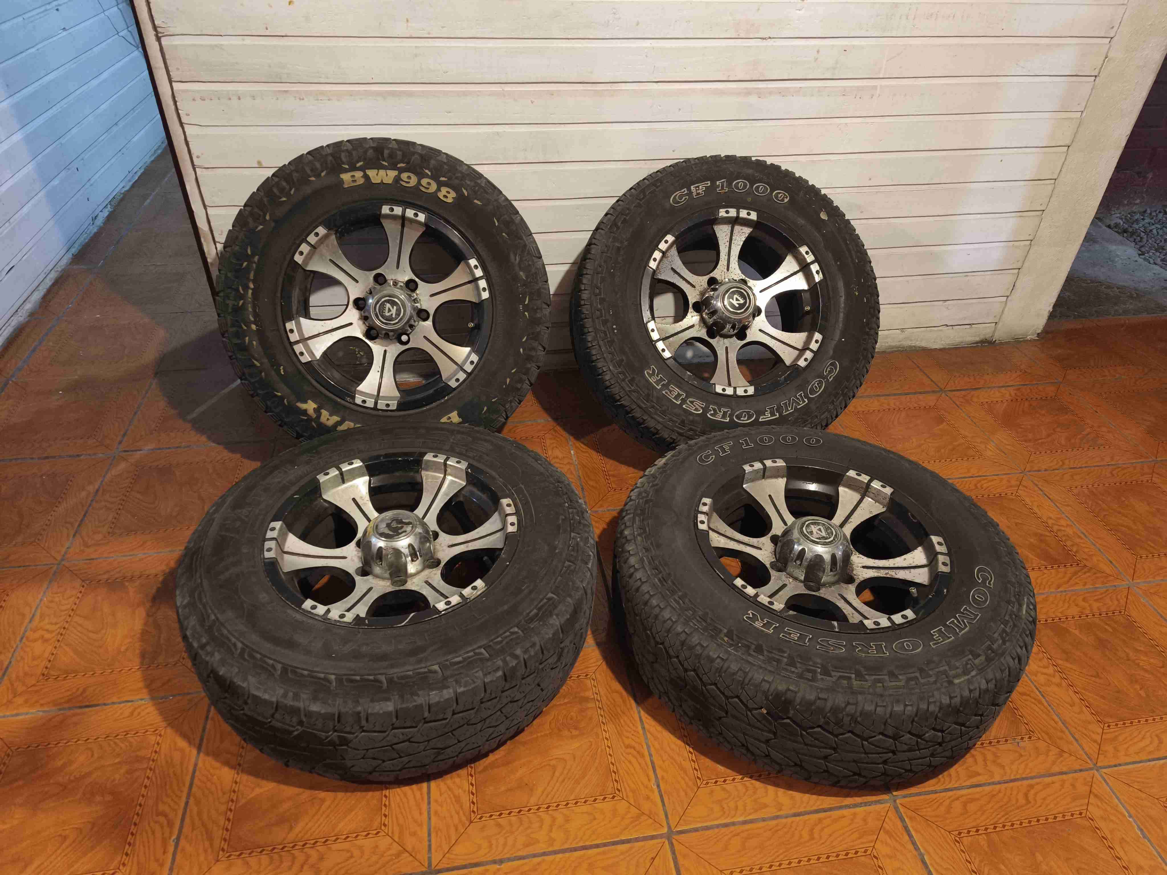 Juego de llantas con neumáticos 17" - miniatura 3