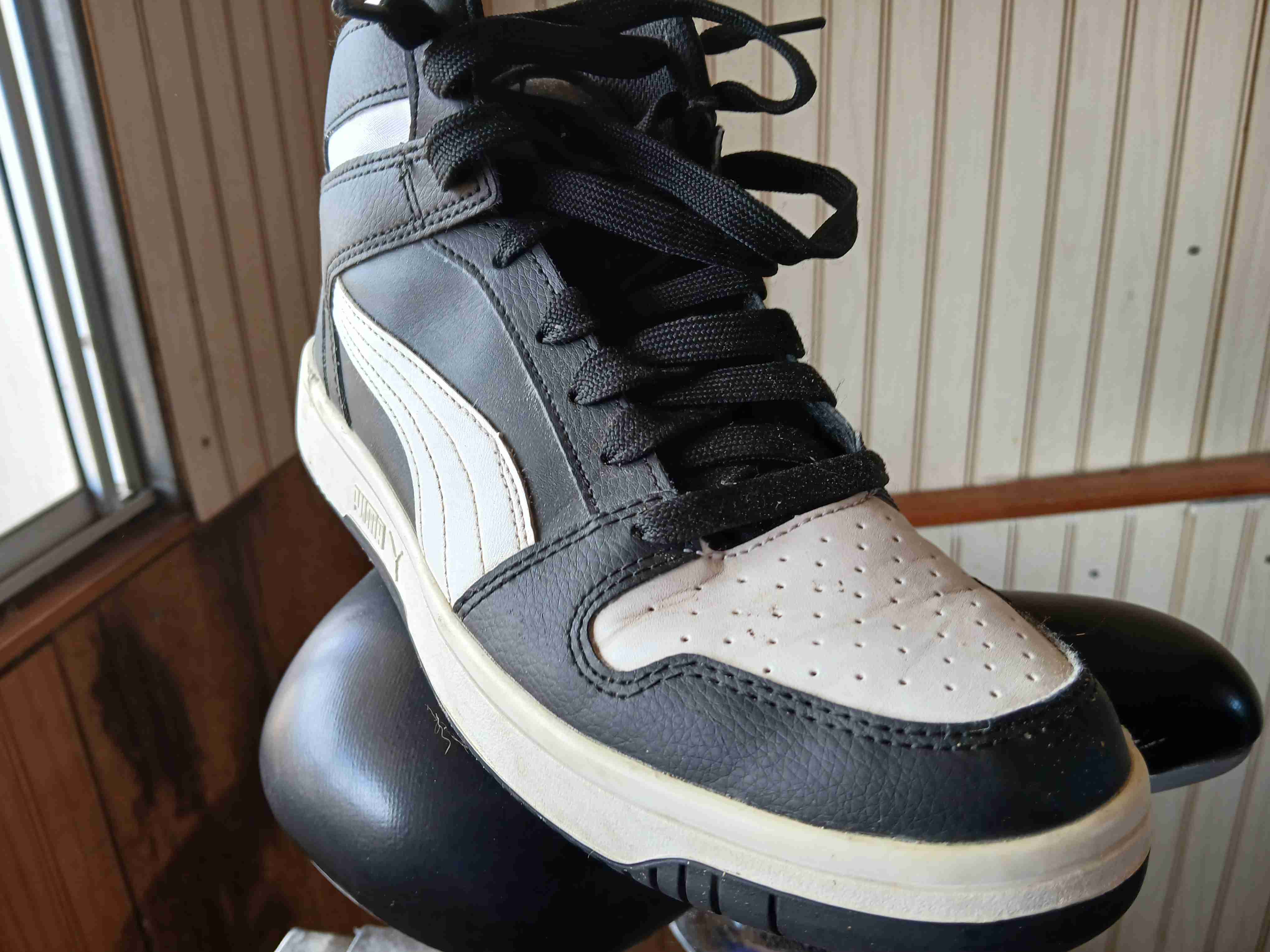 Zapatillas deportivas puma negras y blancas